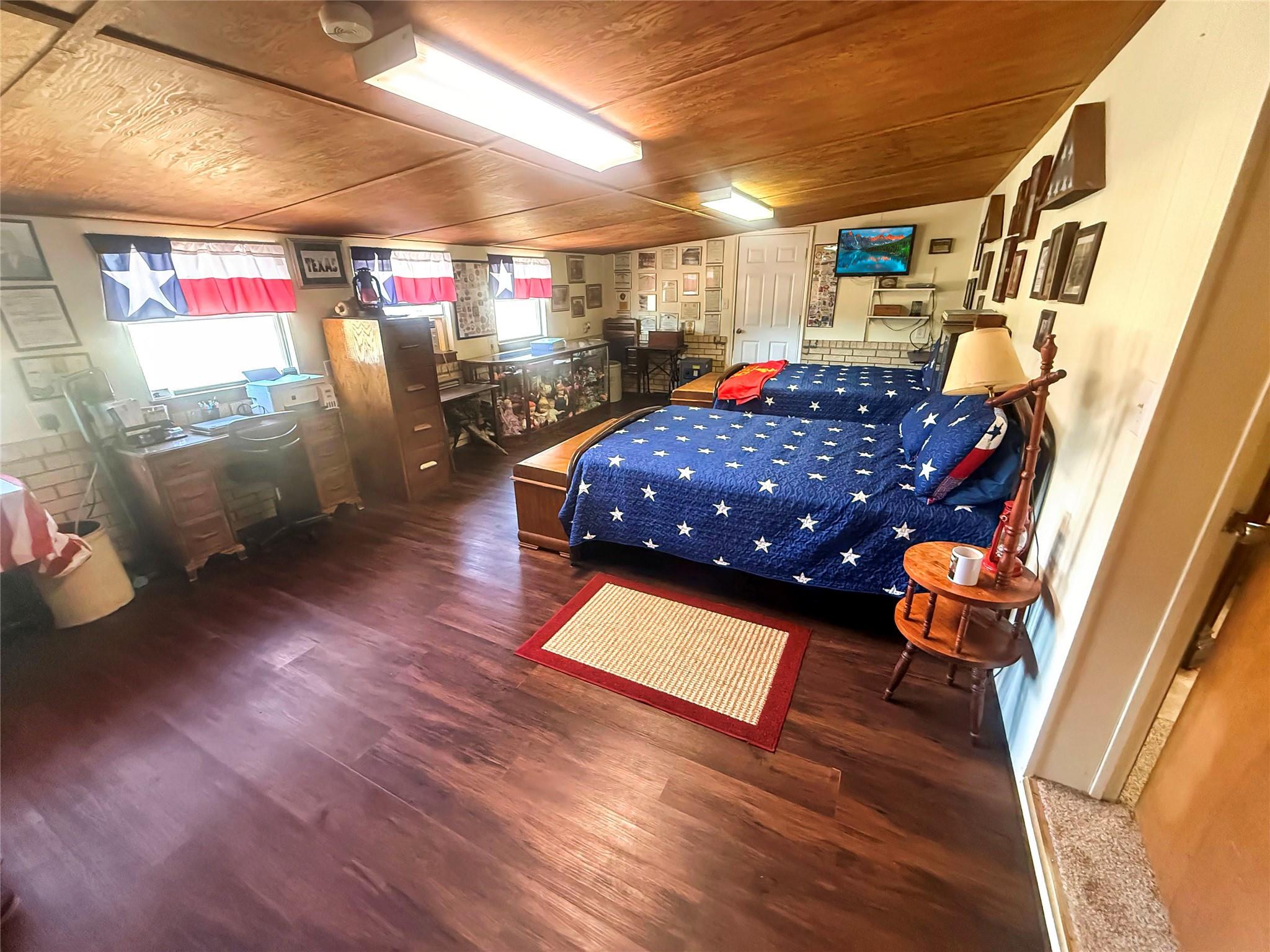 main property photo 20