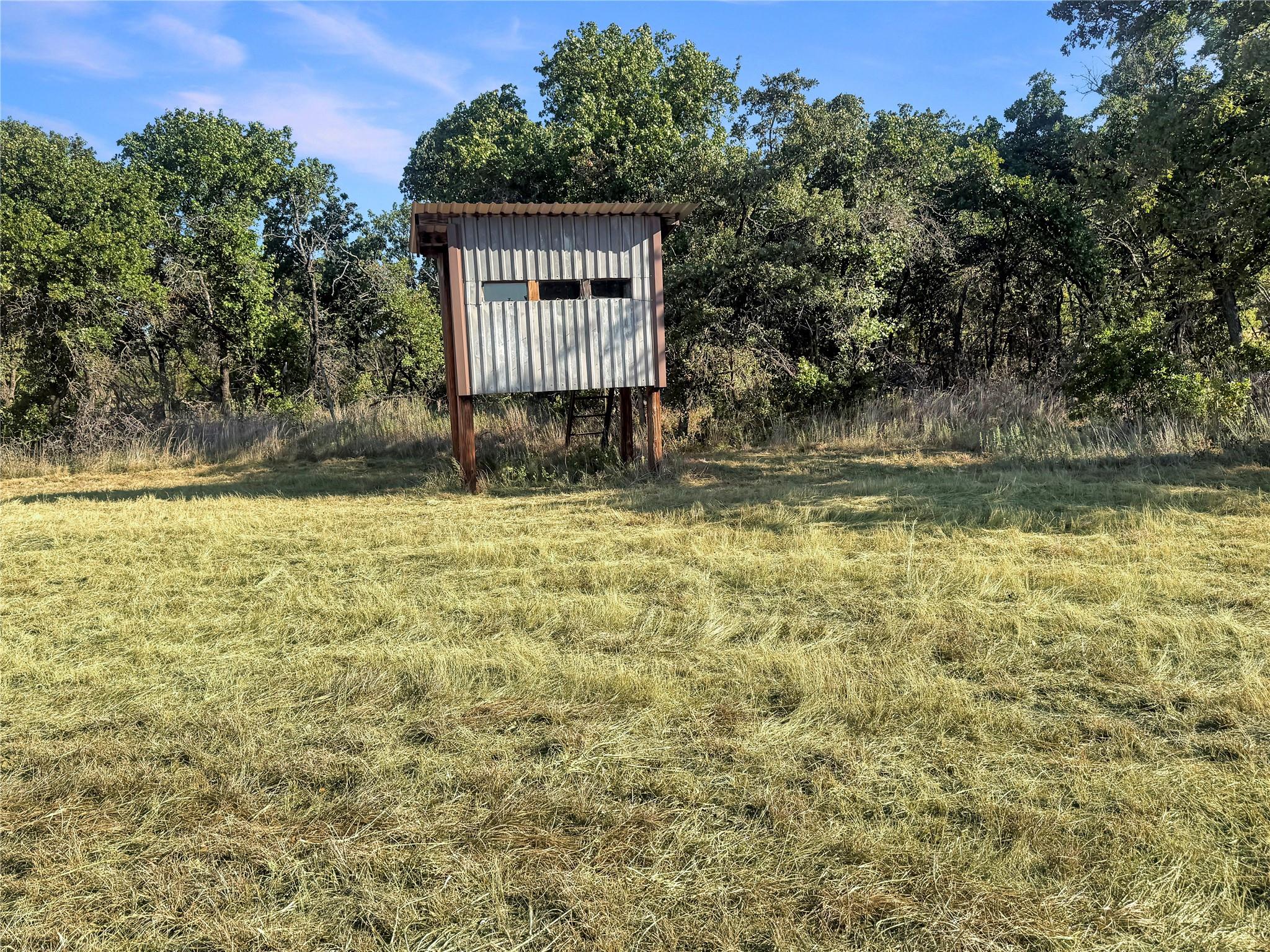 main property photo 32