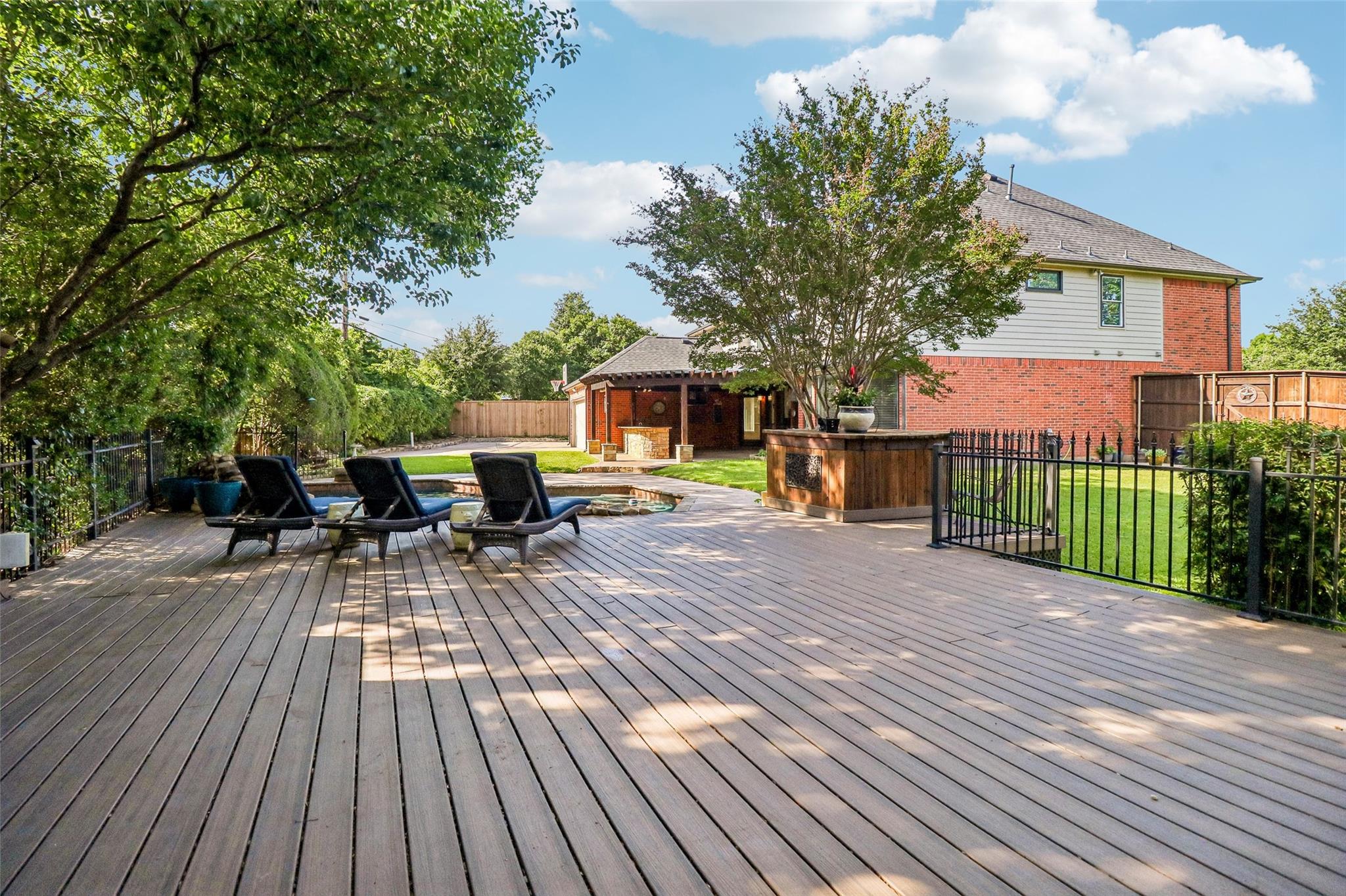 main property photo 34