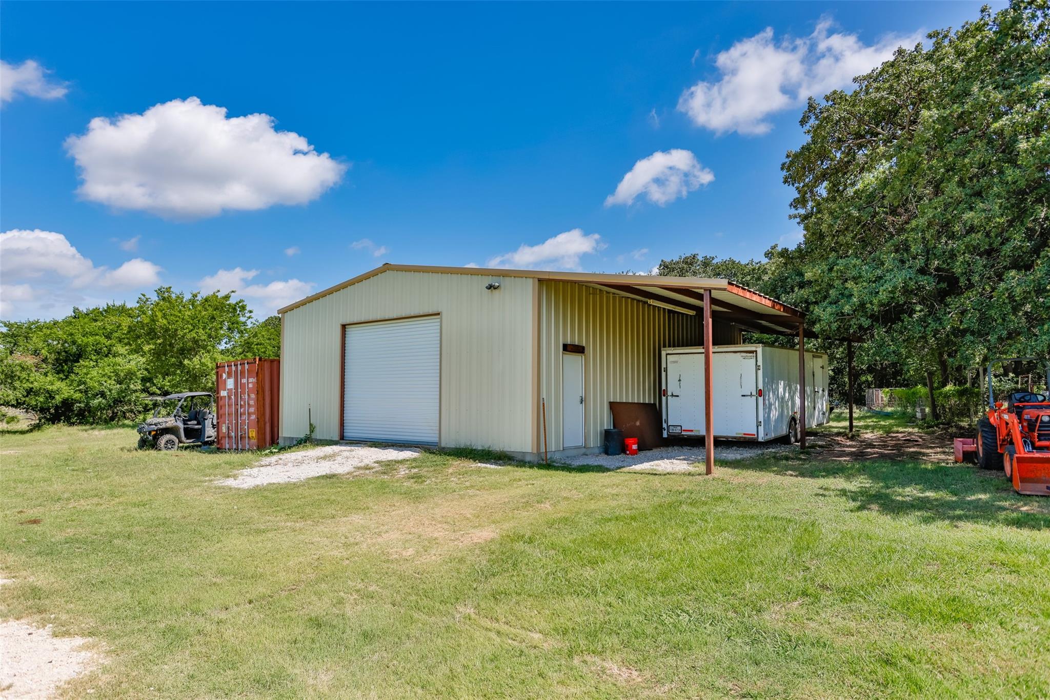 main property photo 17