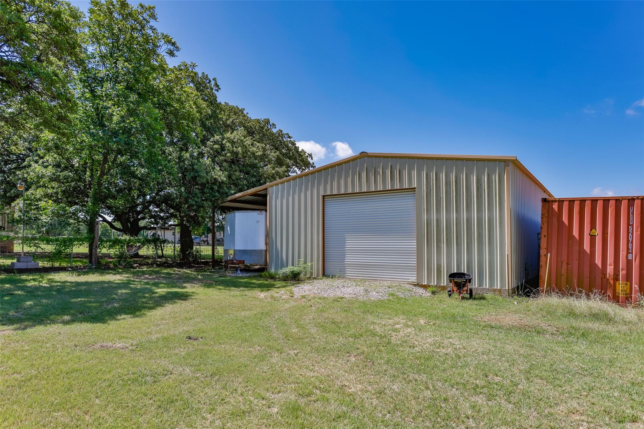 main property photo 18