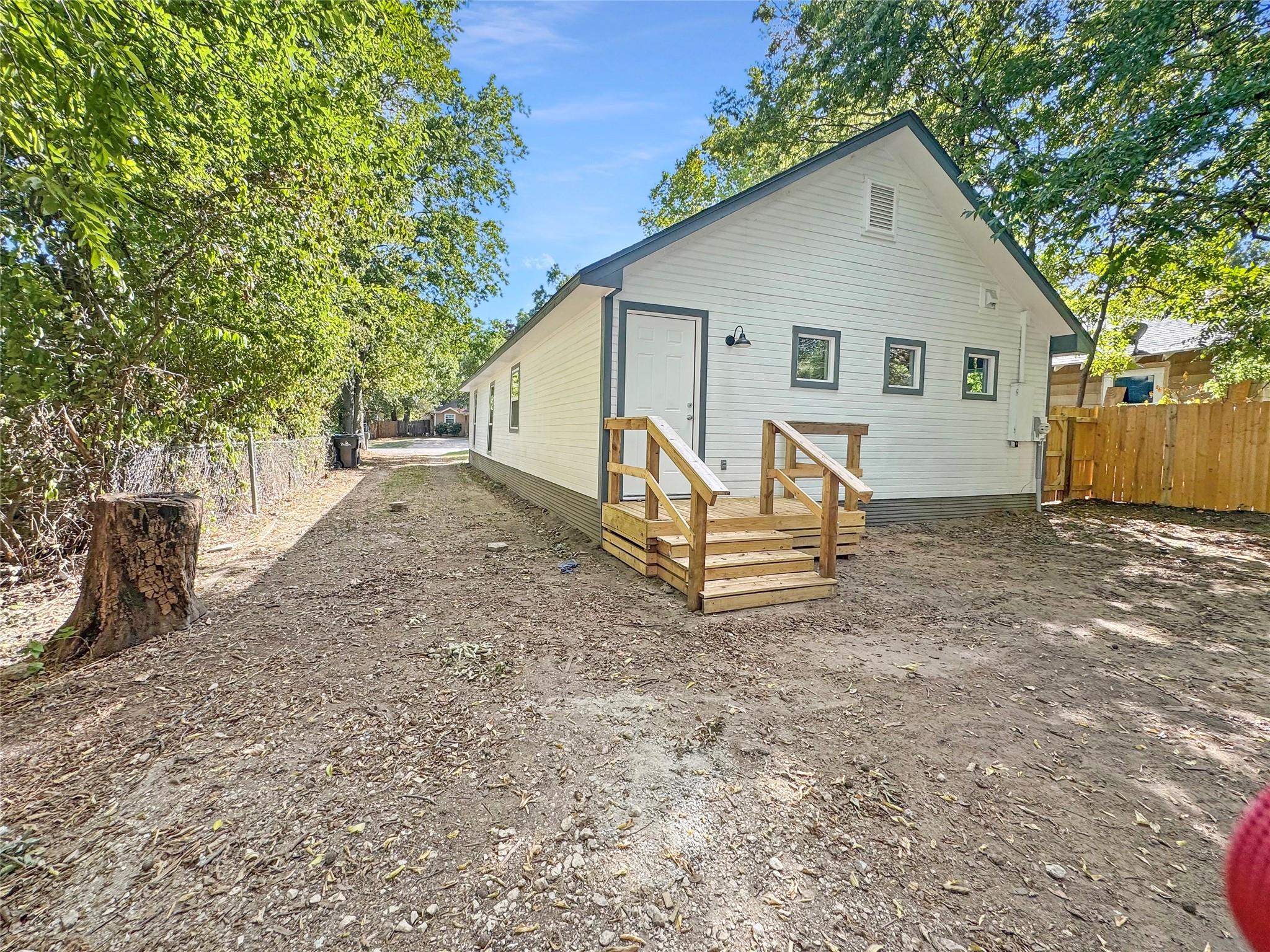 main property photo 22