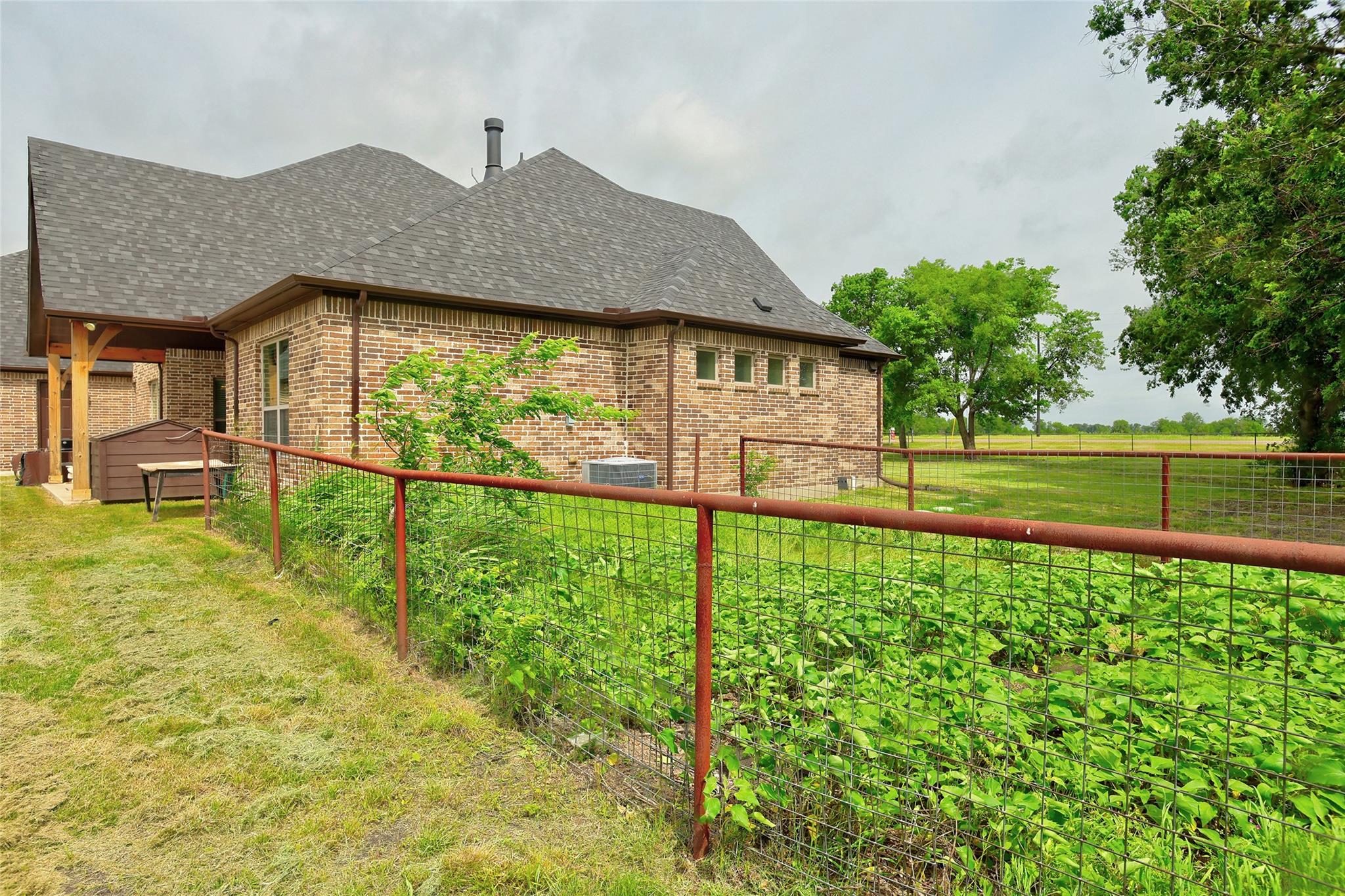 main property photo 35