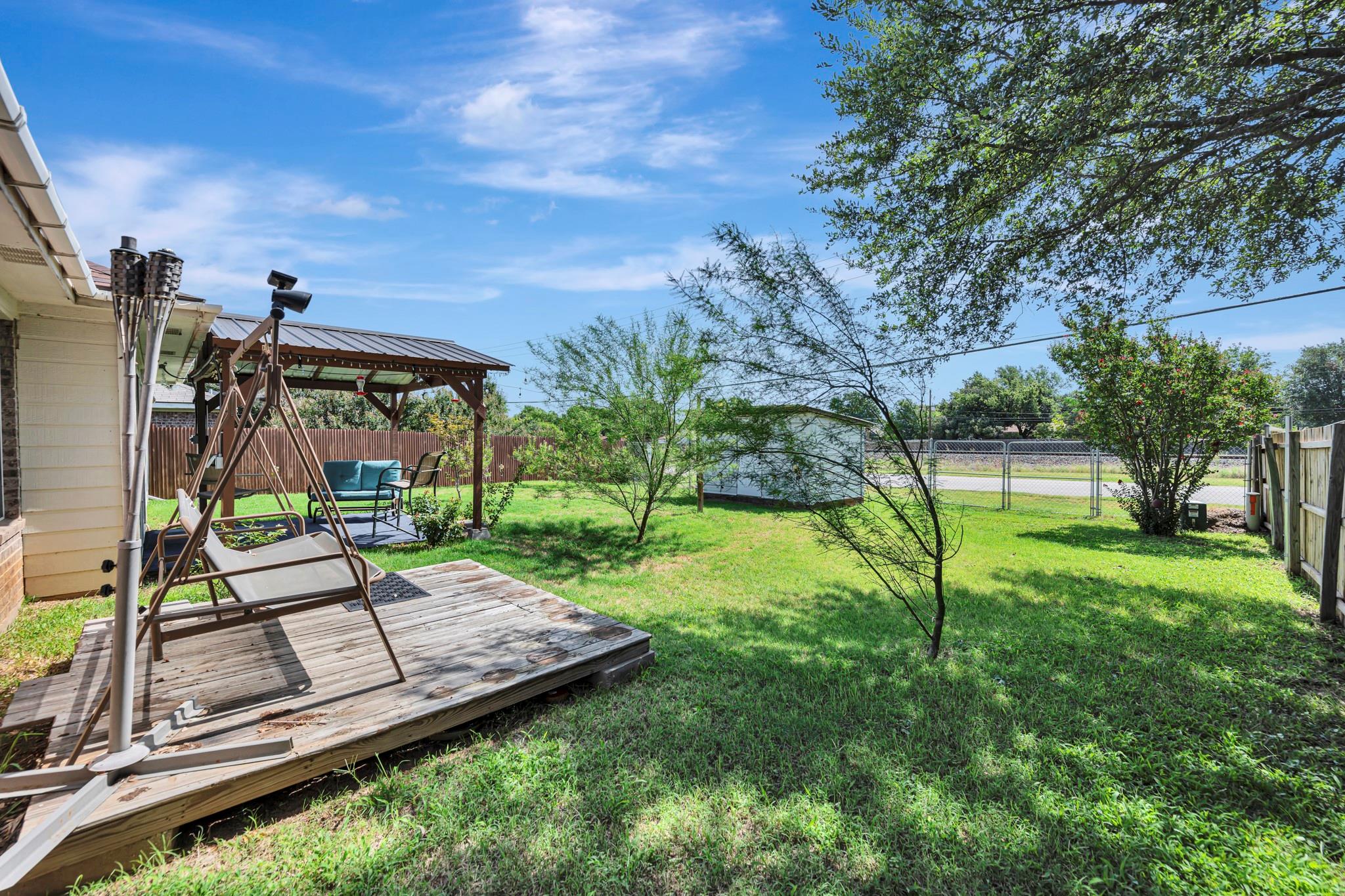 main property photo 37