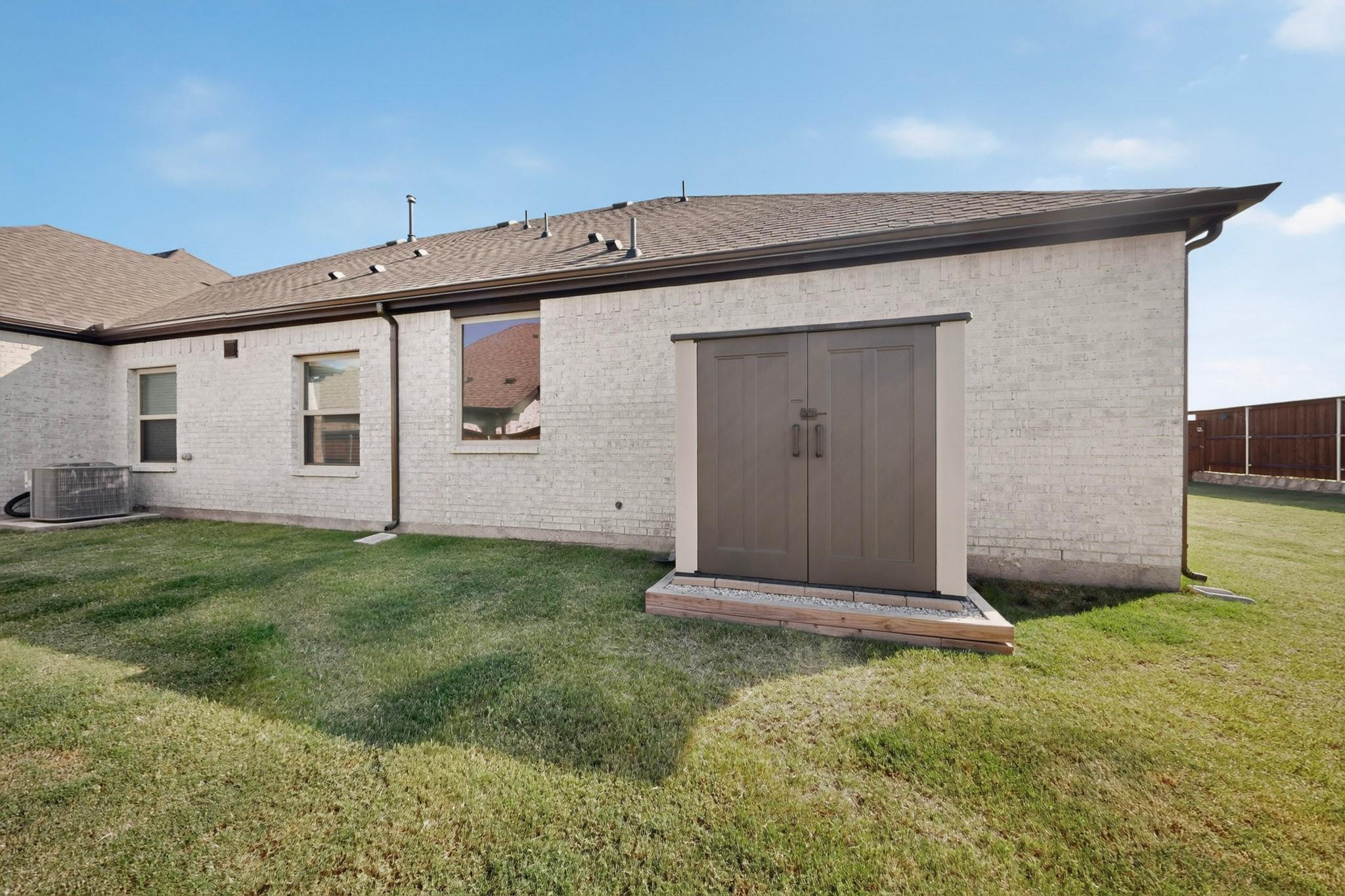 main property photo 31