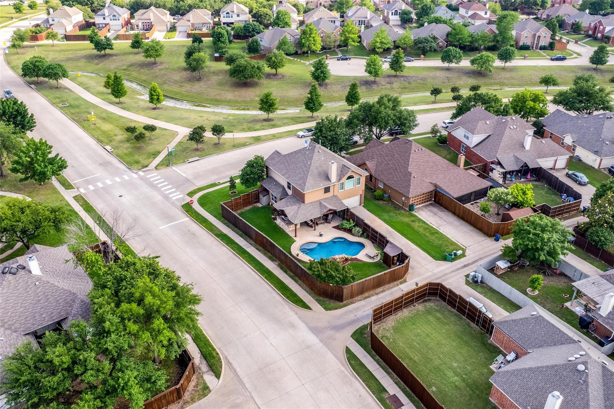 main property photo 35