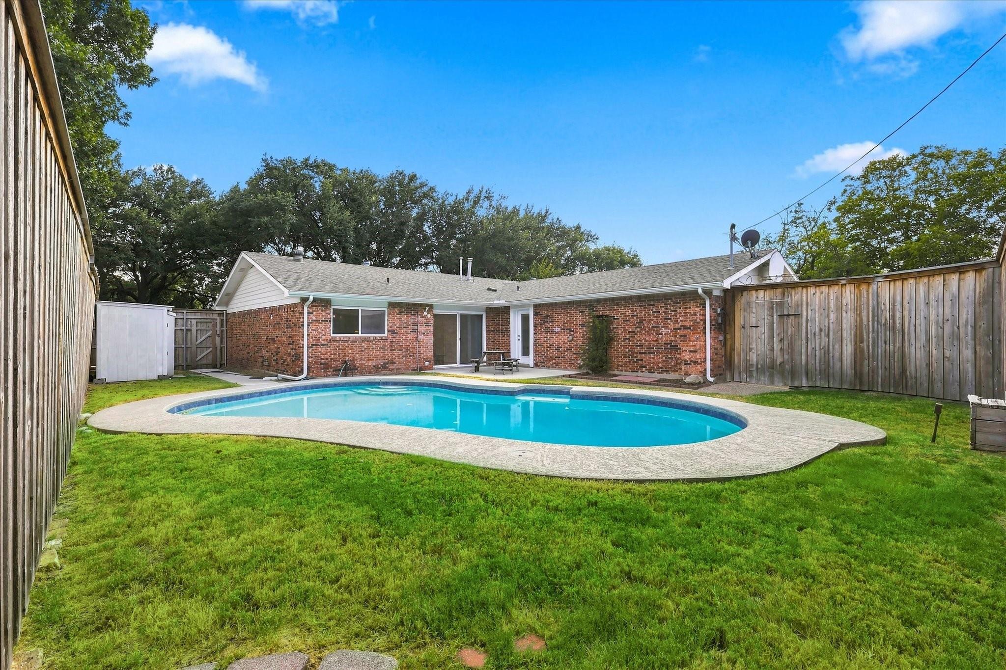 main property photo 11