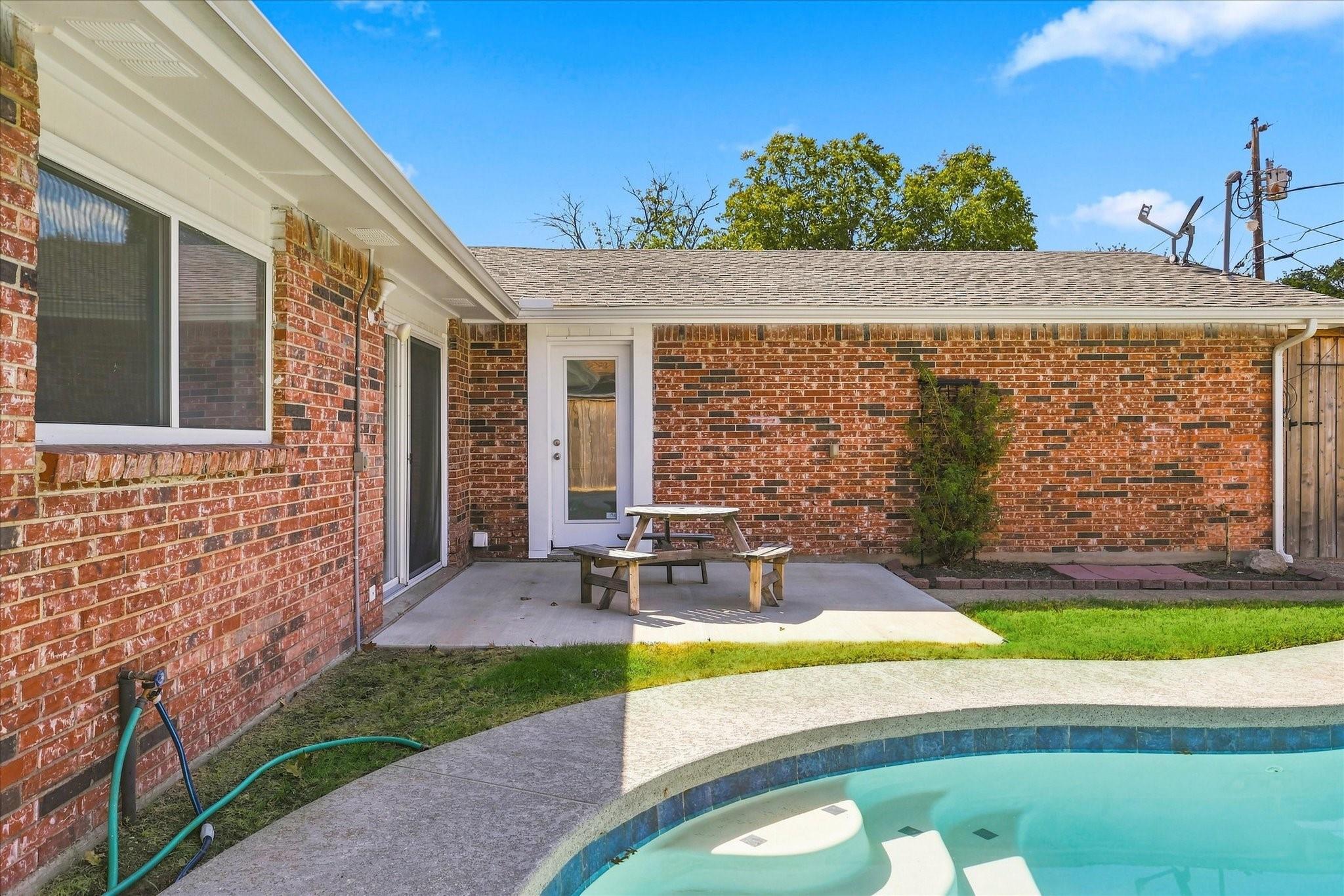 main property photo 13
