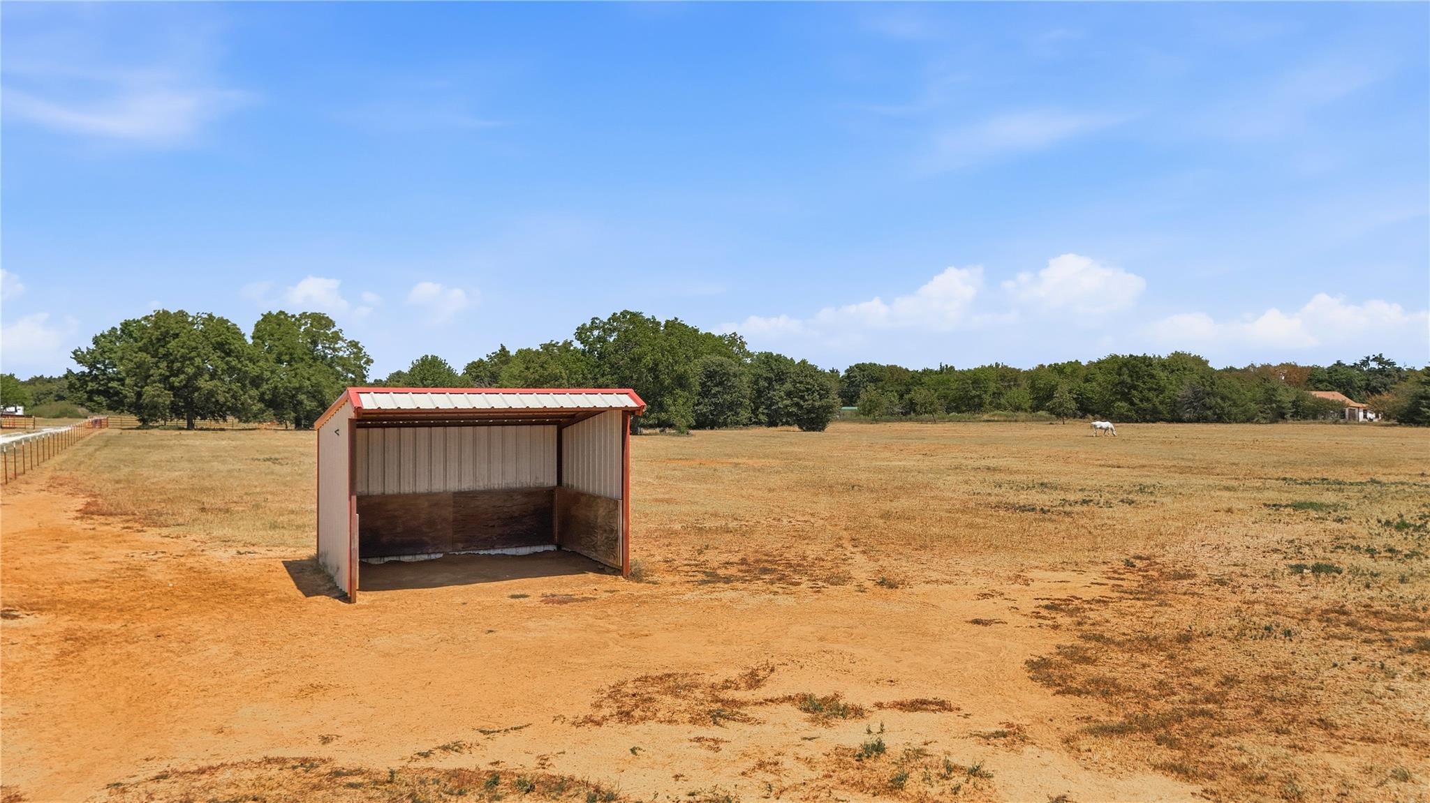 main property photo 29