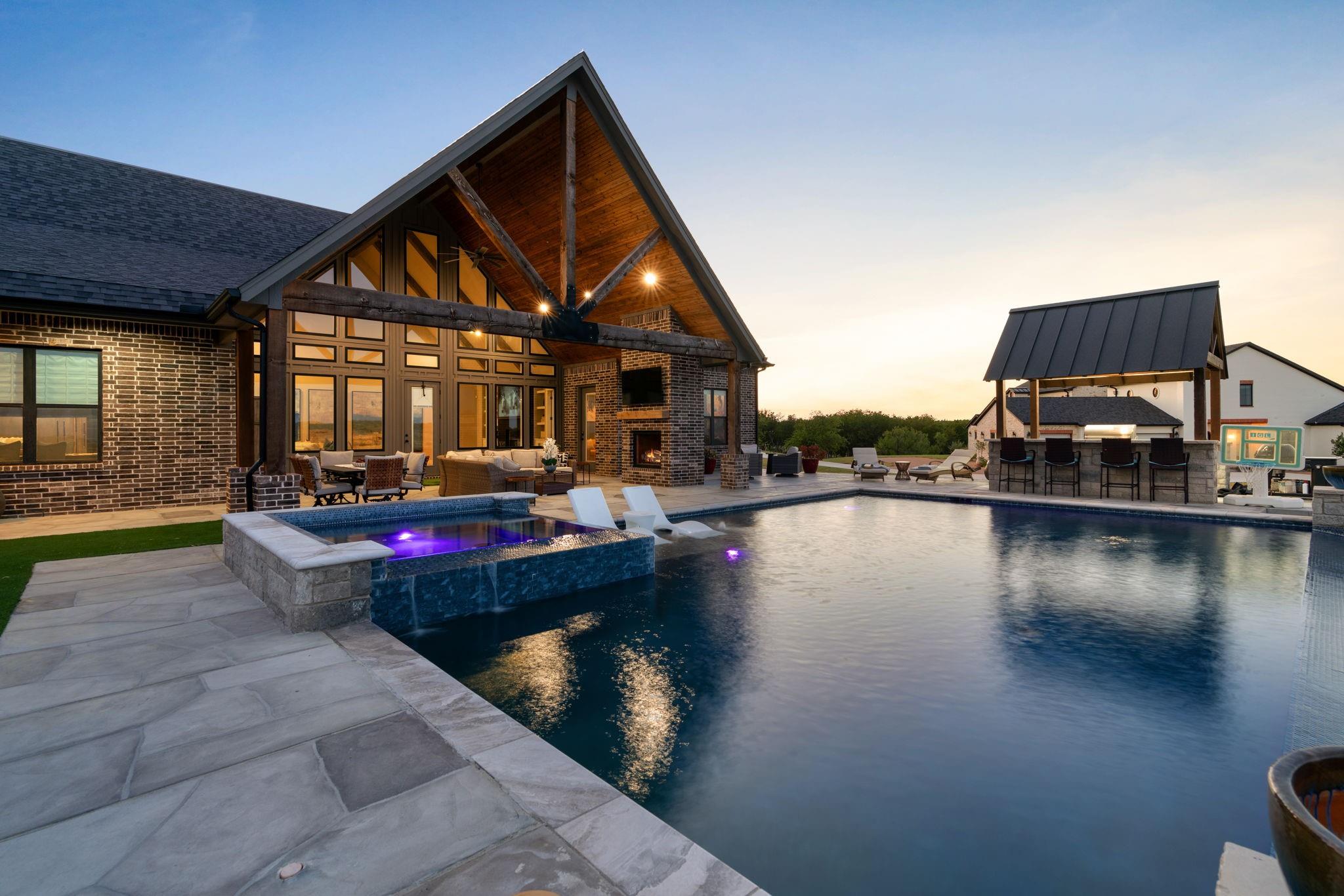 main property photo 36