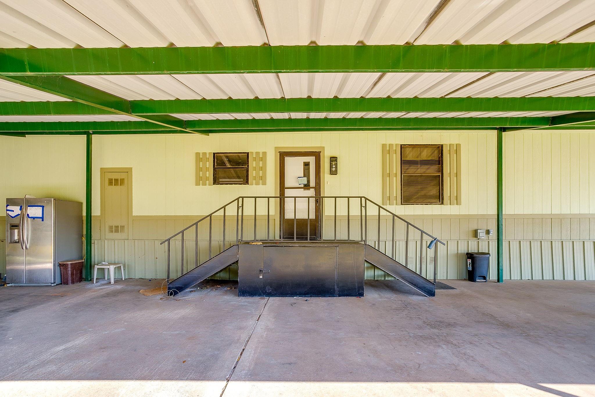 main property photo 11