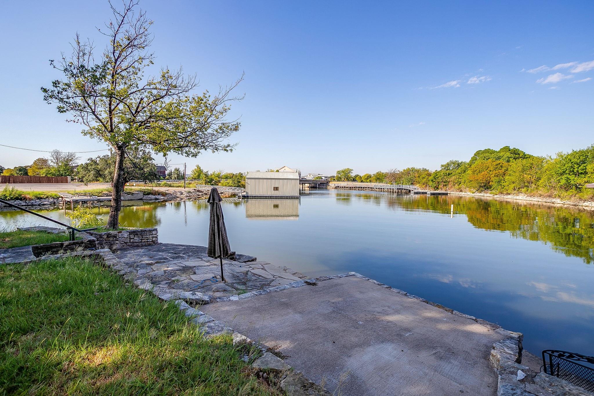 main property photo 39