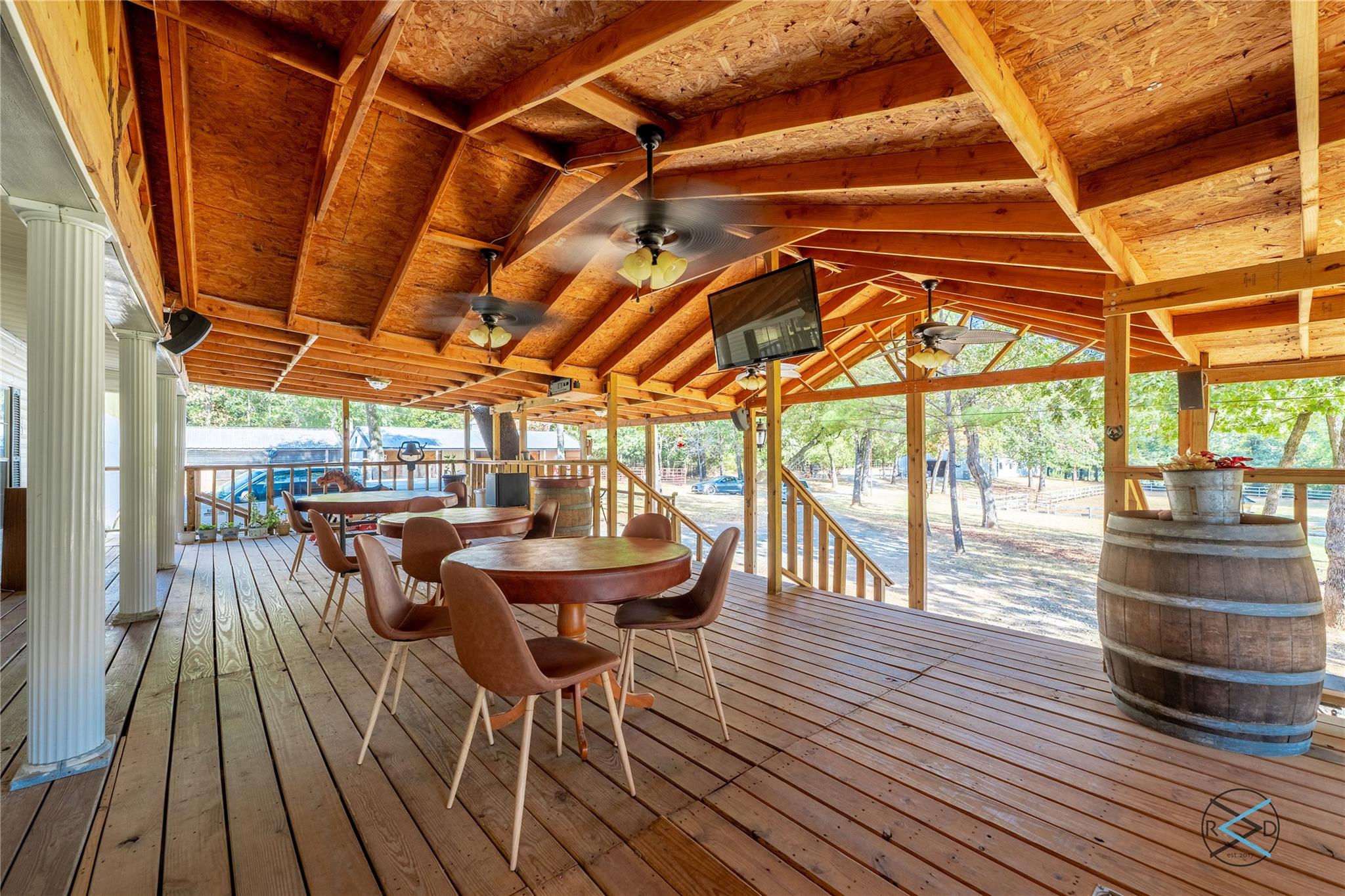 main property photo 23