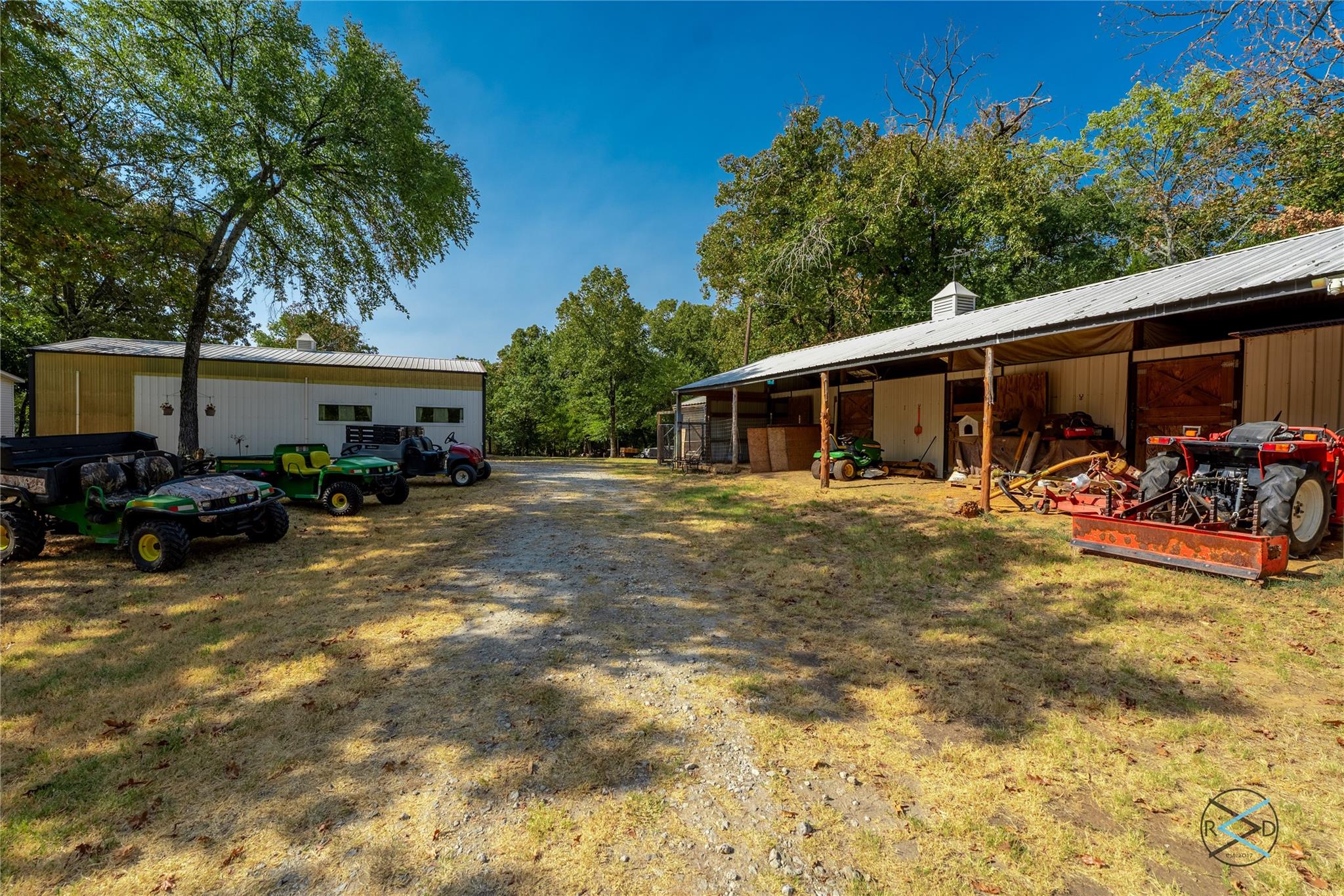 main property photo 24