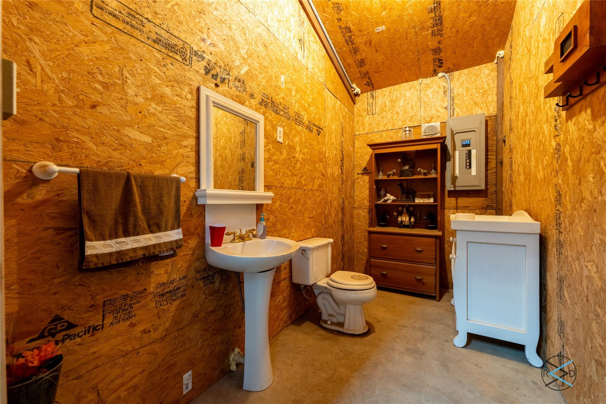 main property photo 8