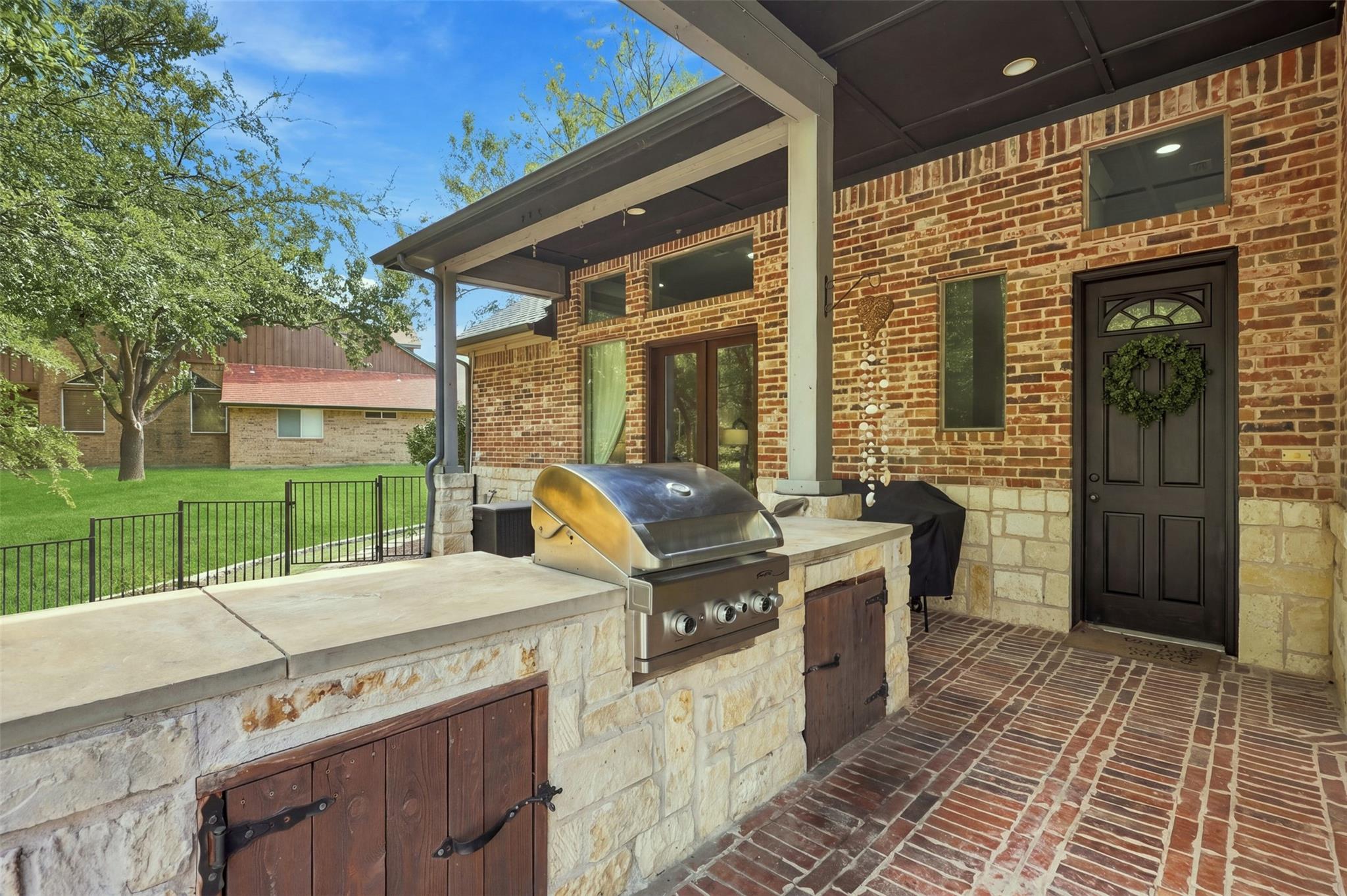 main property photo 7