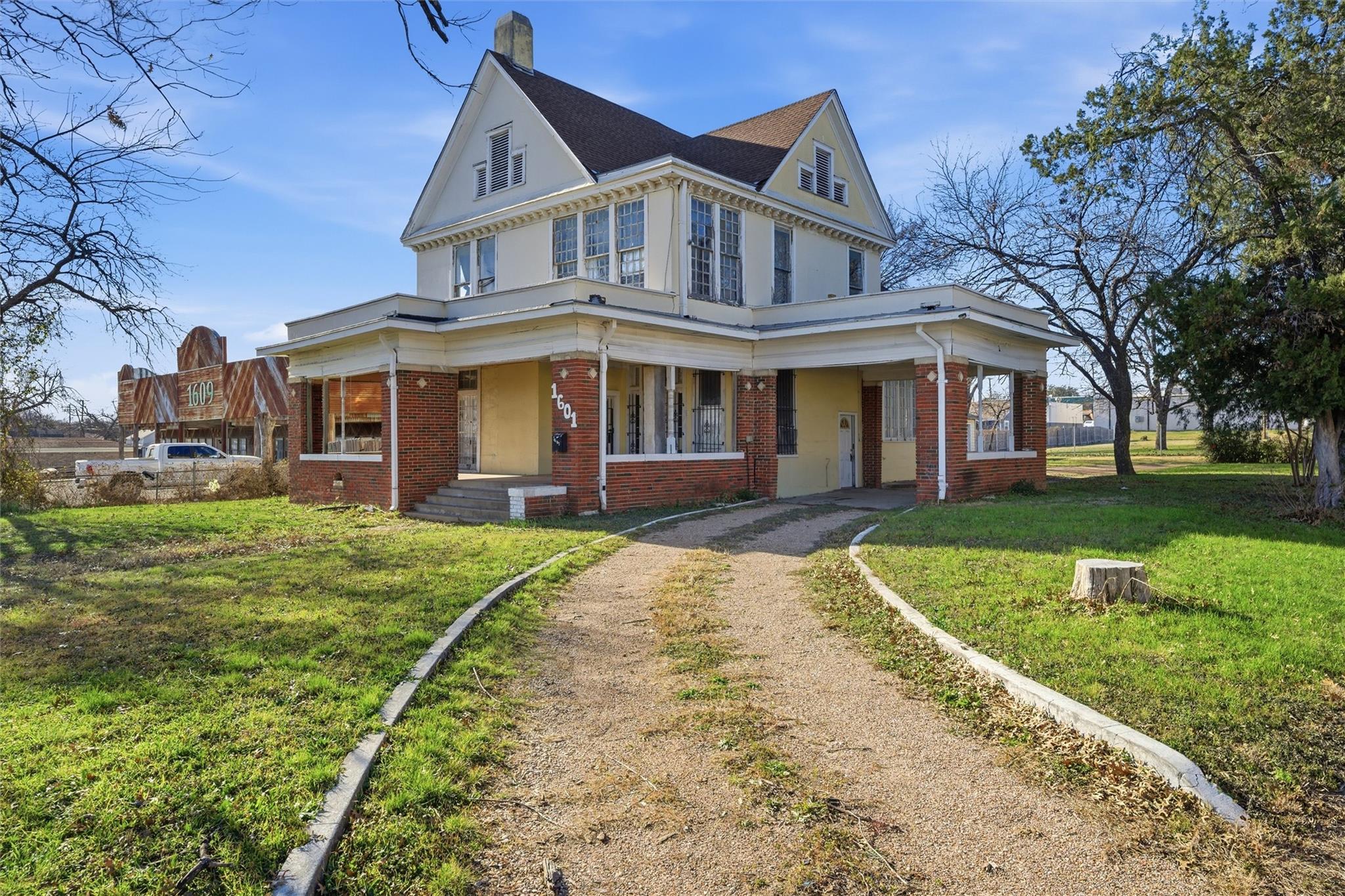 main property photo 1