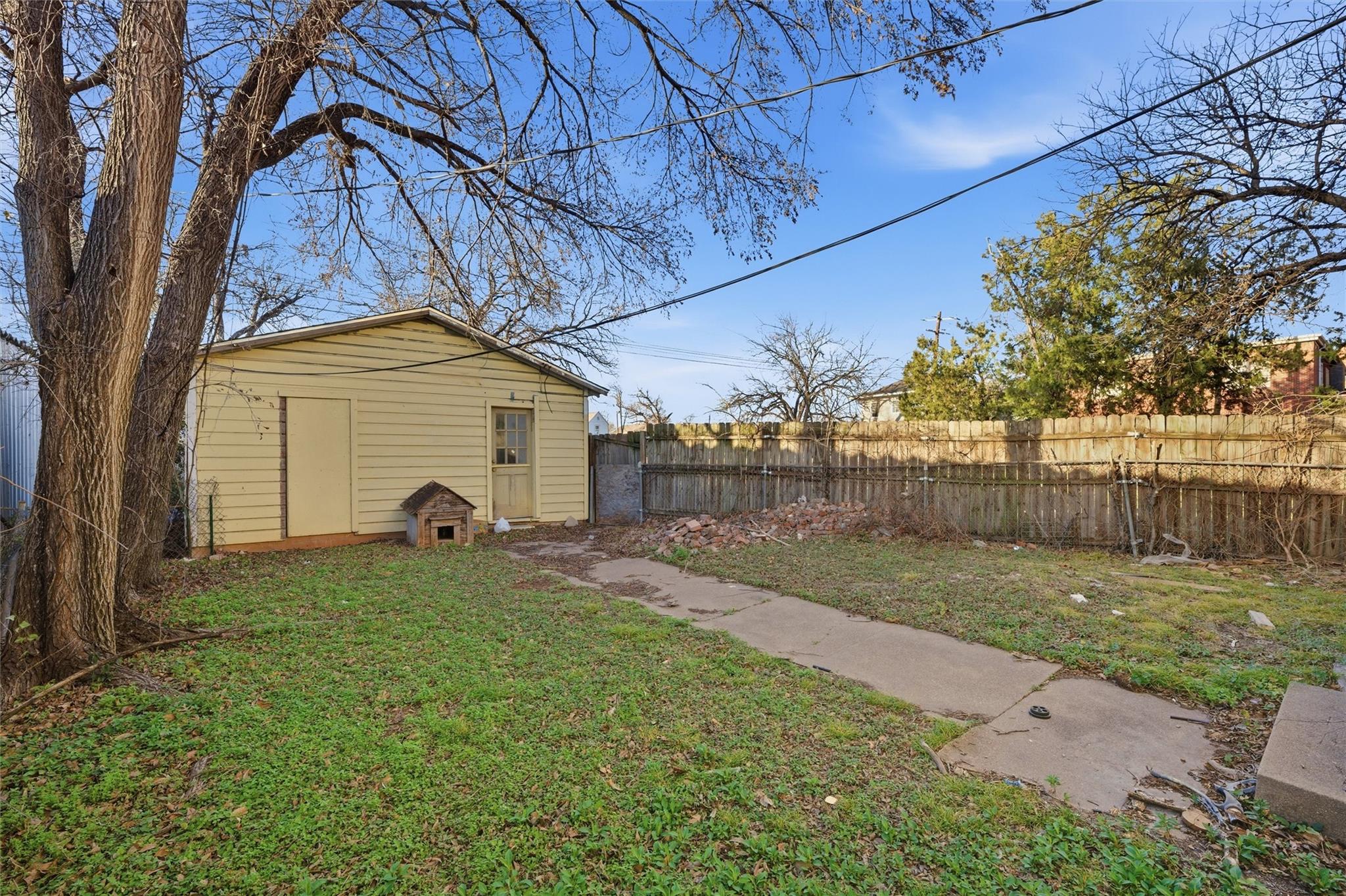 main property photo 19