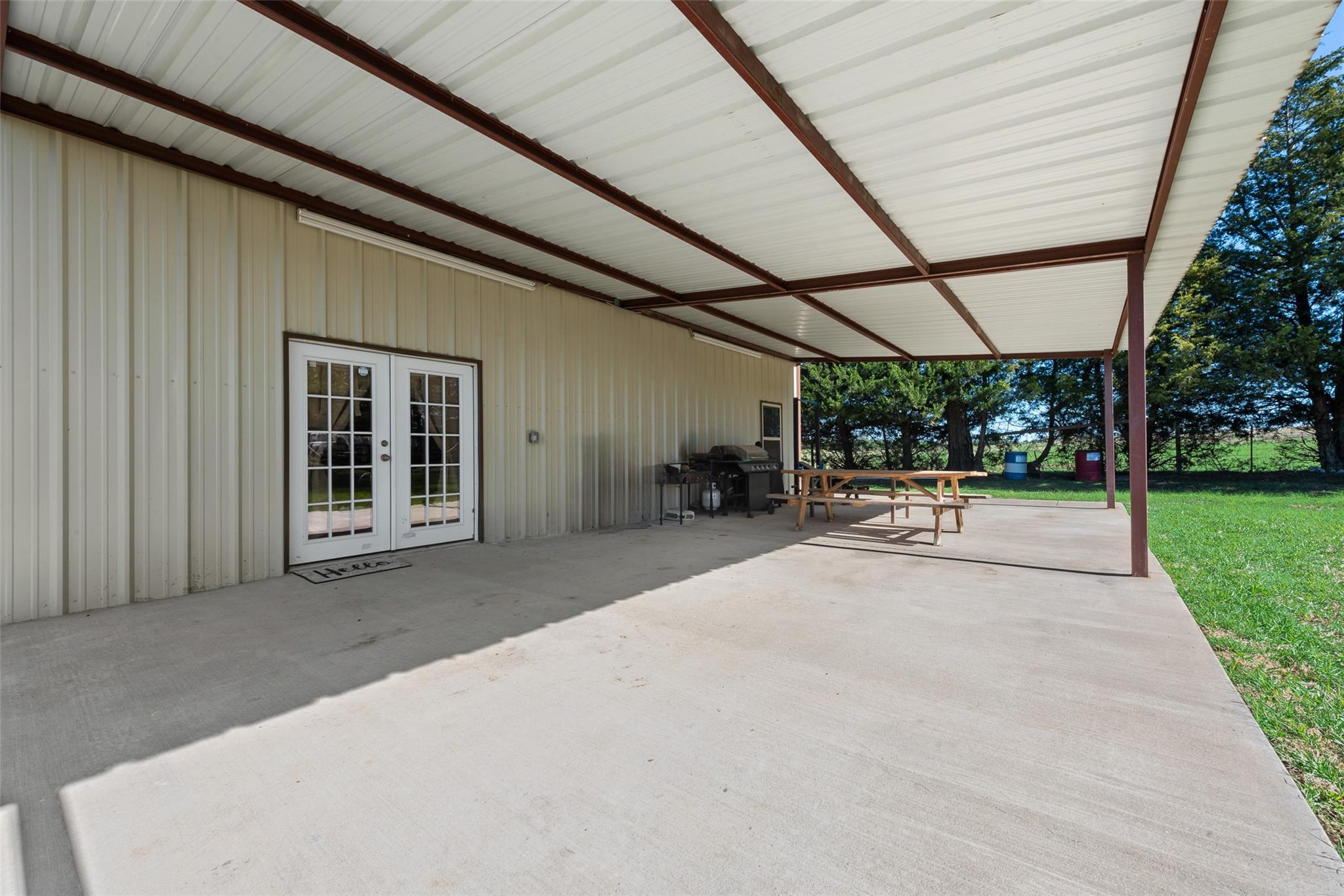 main property photo 15