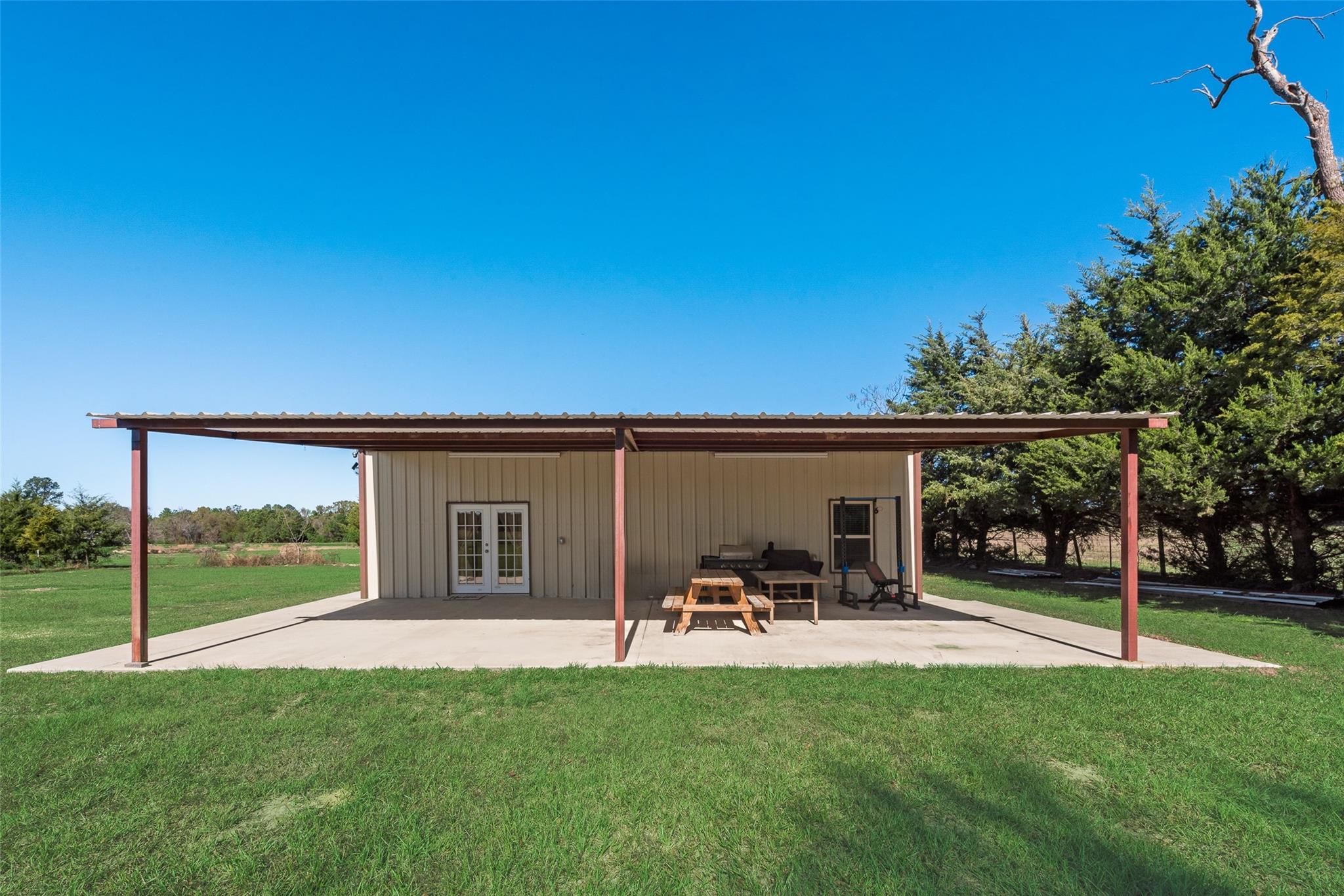 main property photo 7