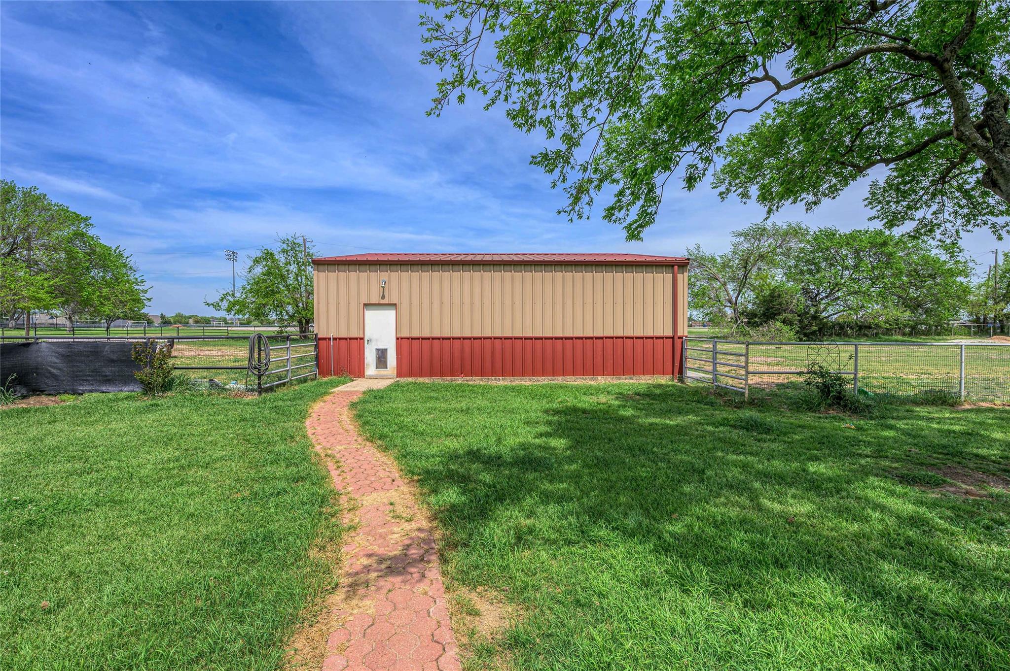 main property photo 20