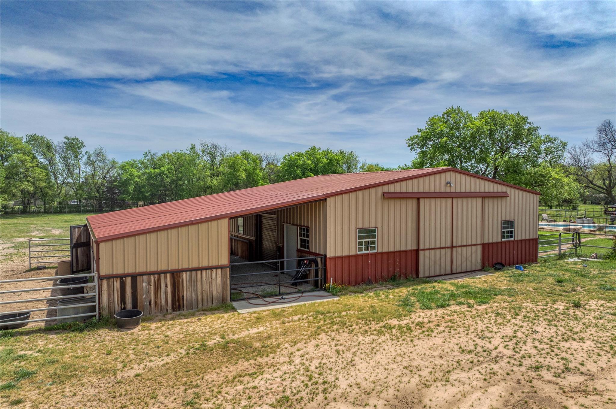 main property photo 29