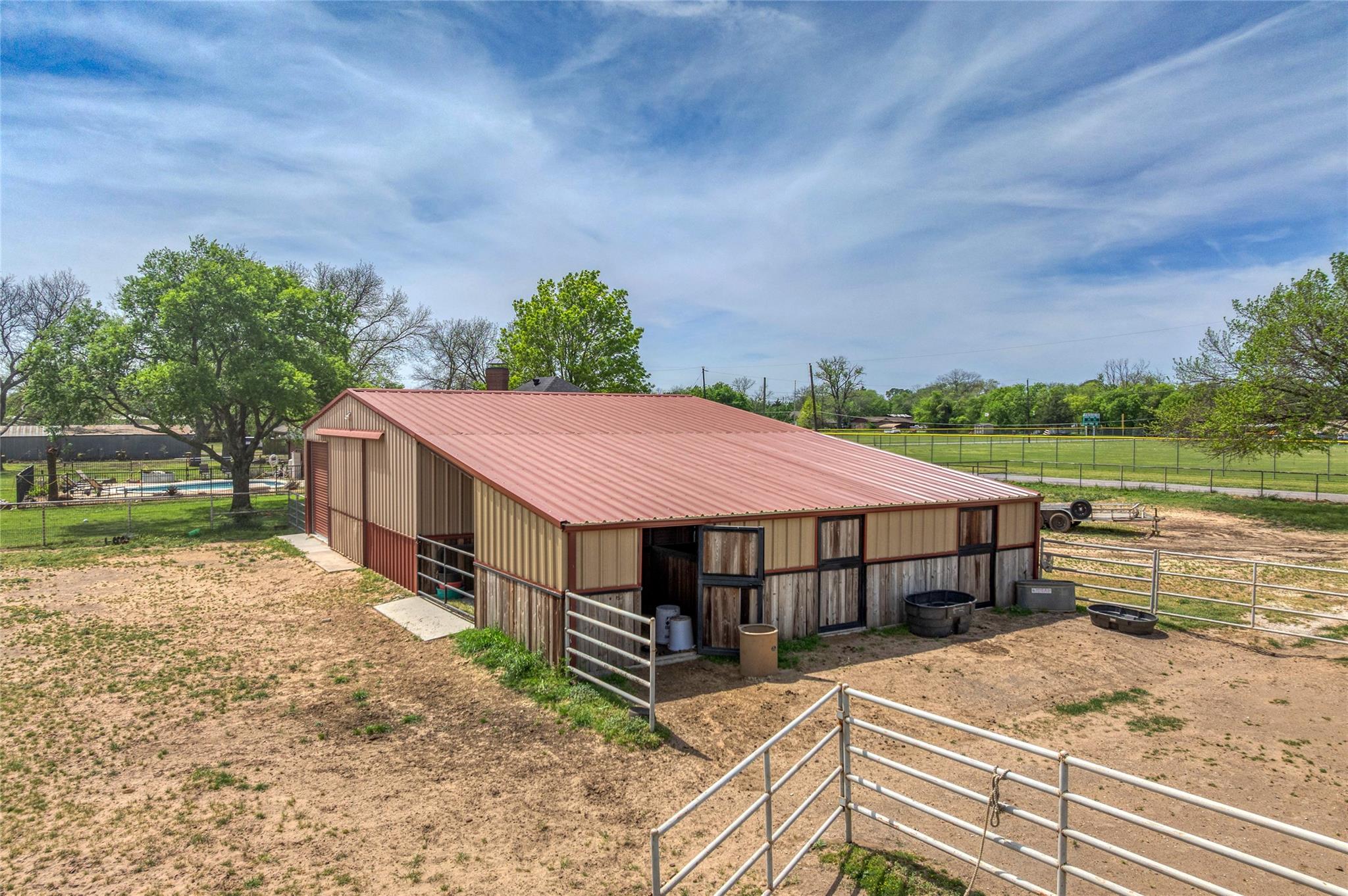 main property photo 30