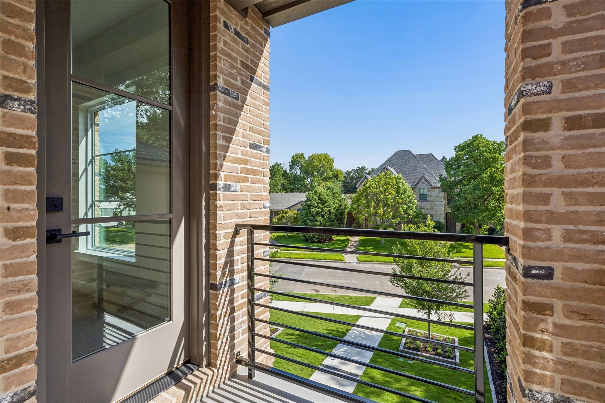 main property photo 24
