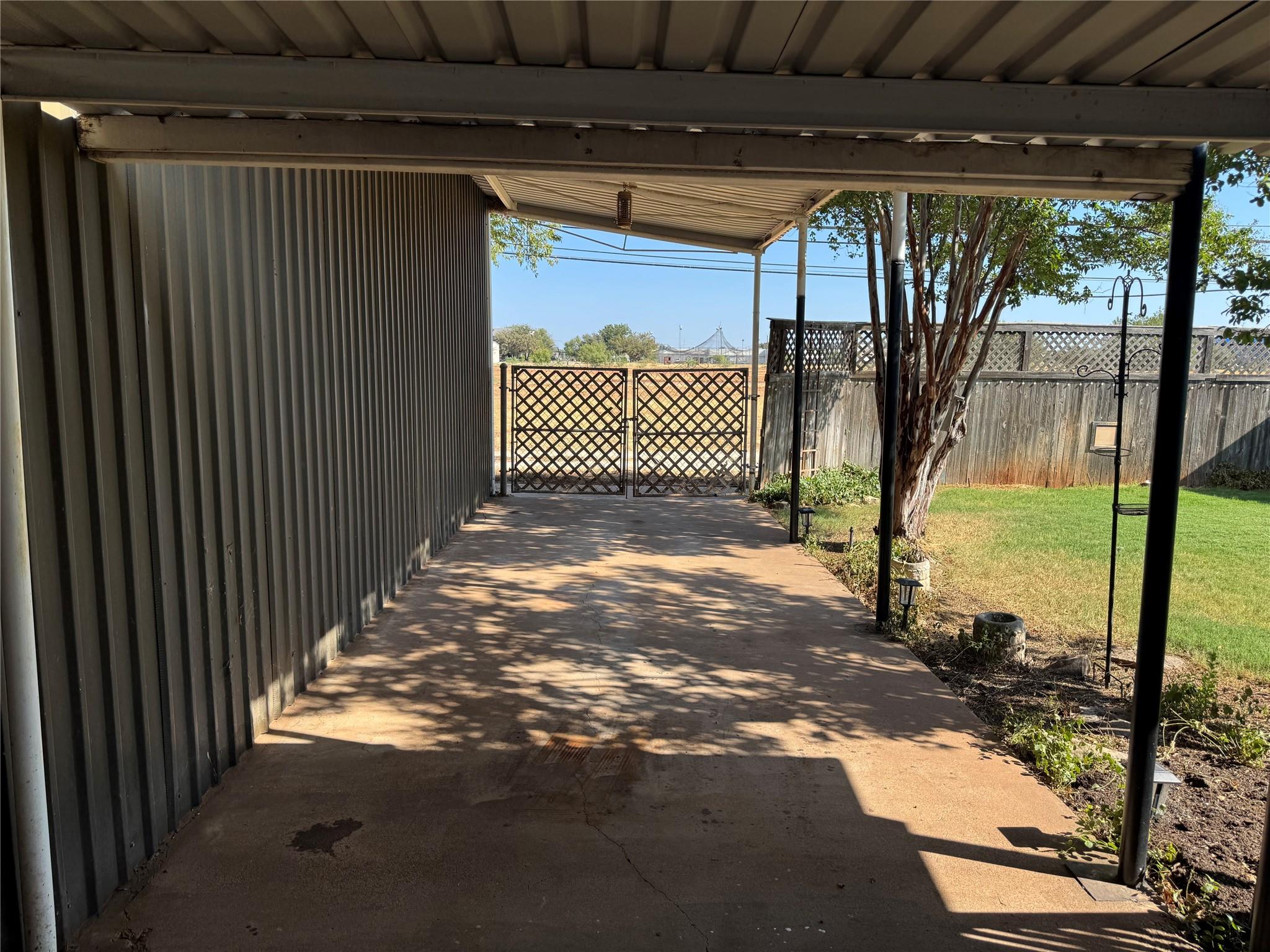 main property photo 19