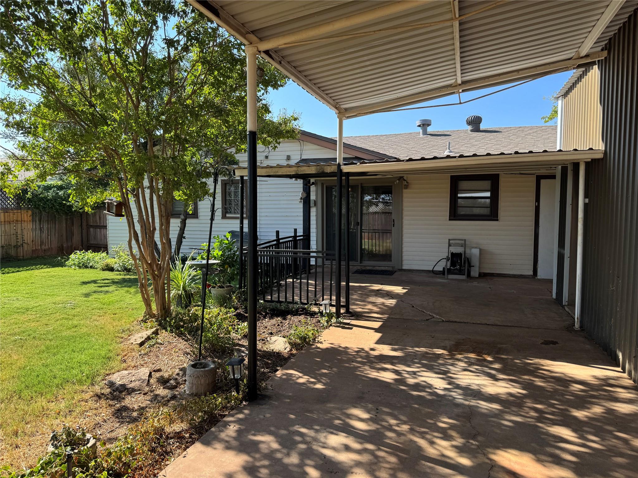 main property photo 22