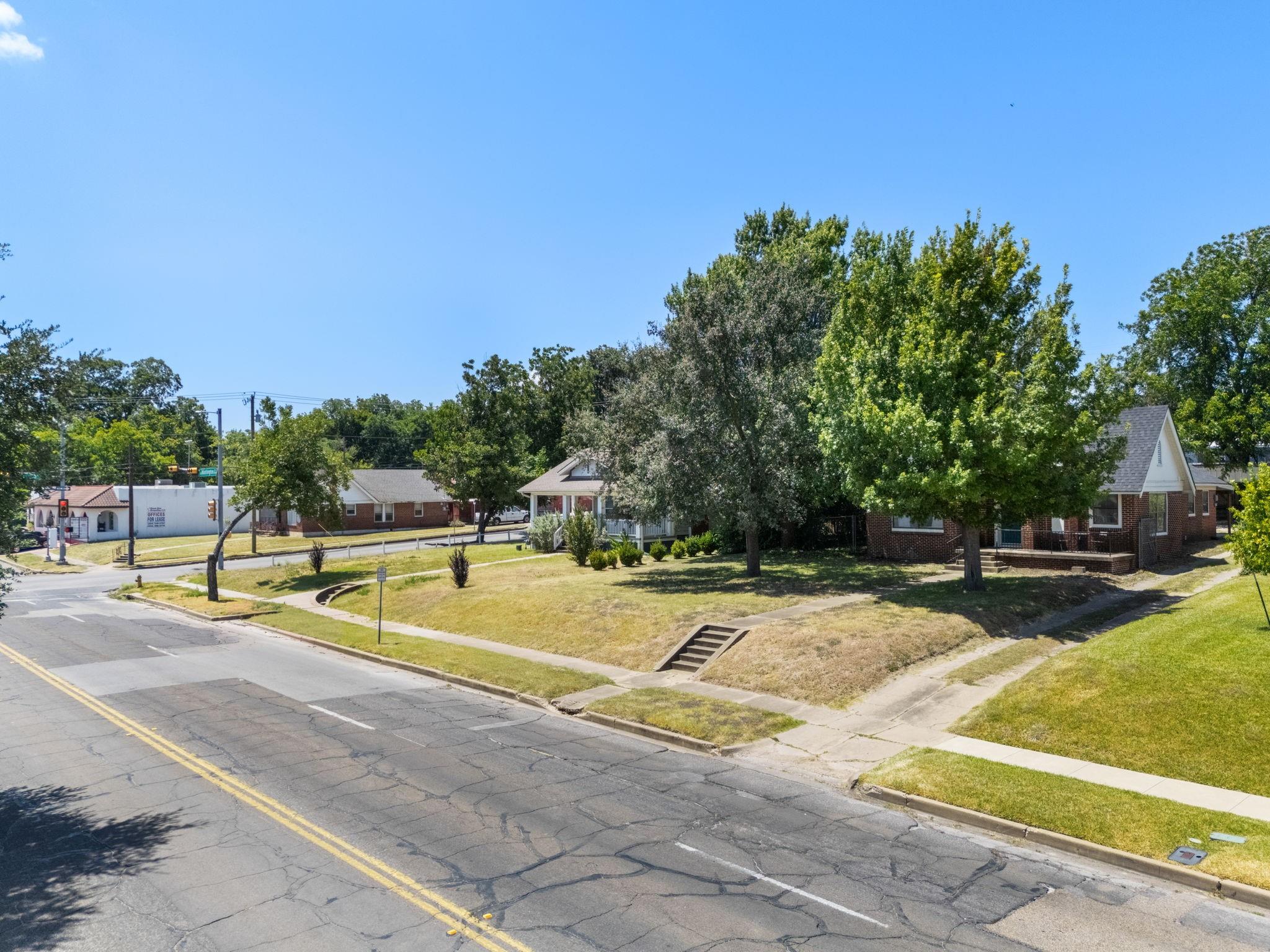 main property photo 24