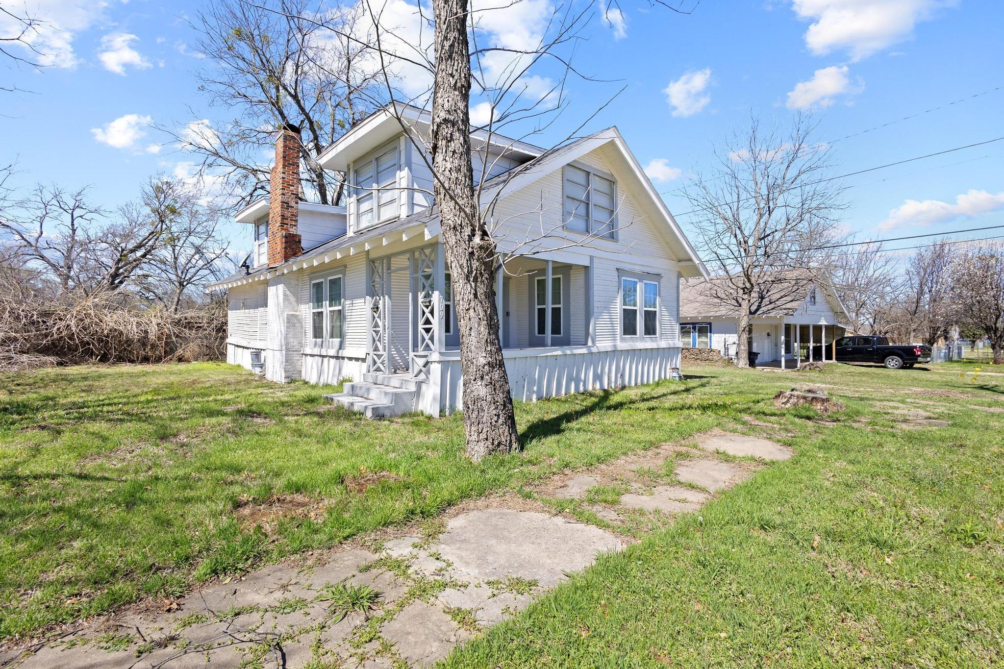 main property photo 6