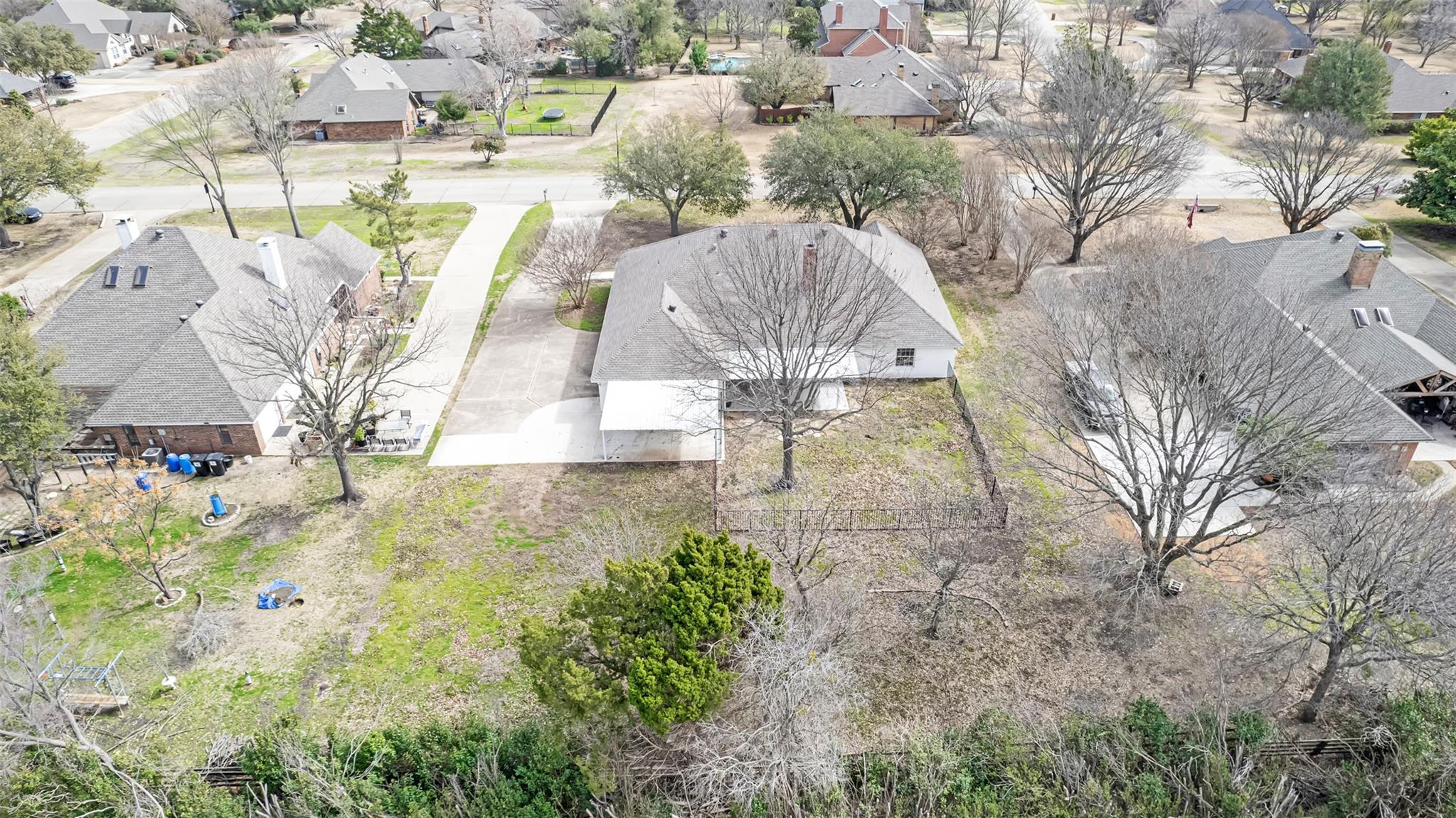 main property photo 33
