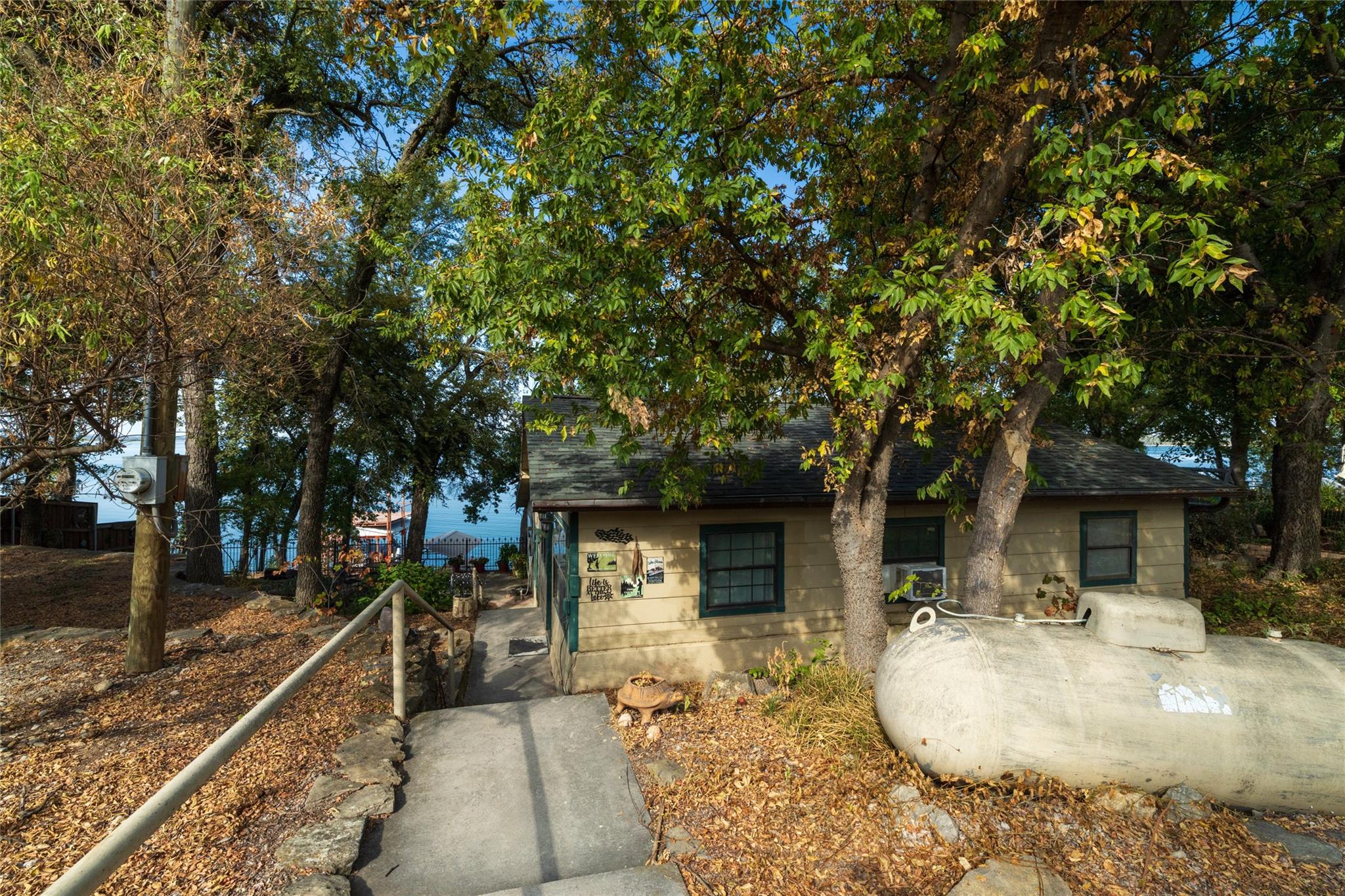 main property photo 27