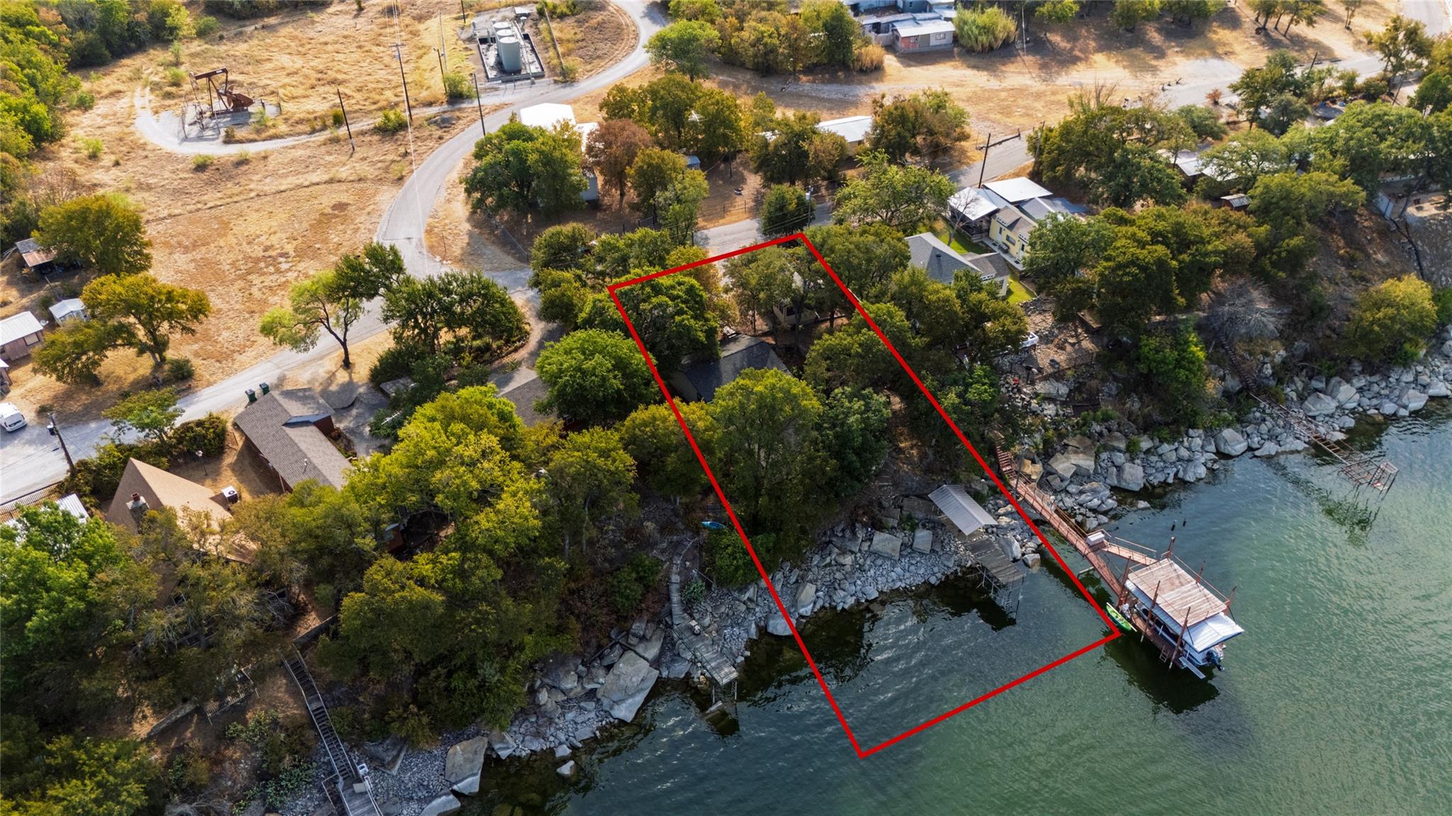 main property photo 28