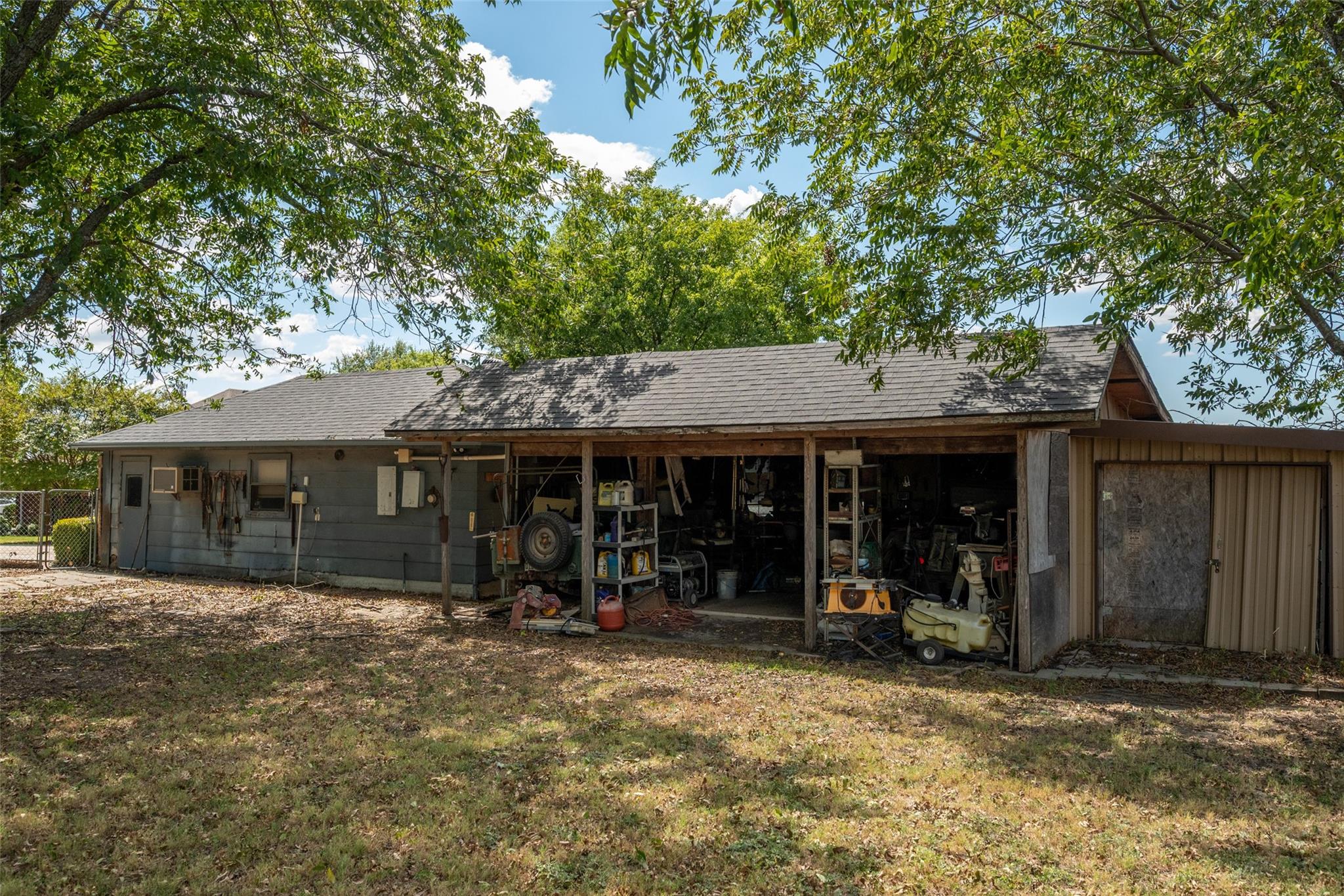 main property photo 32