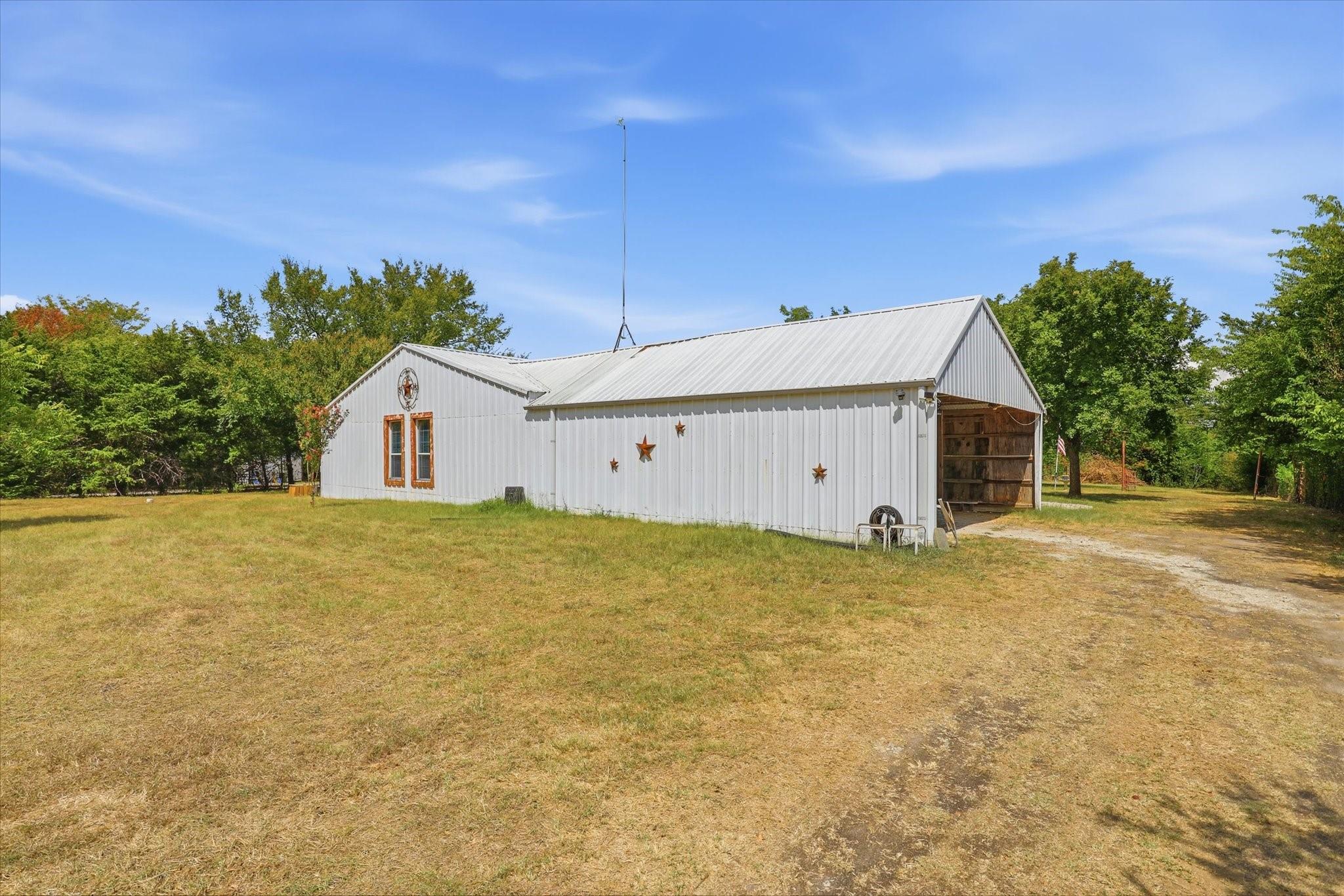 main property photo 27
