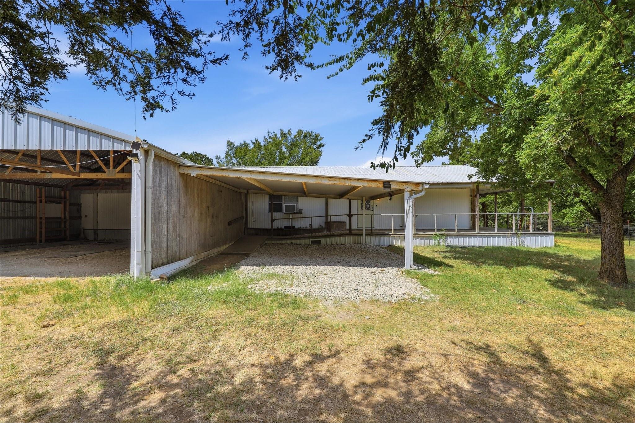 main property photo 28