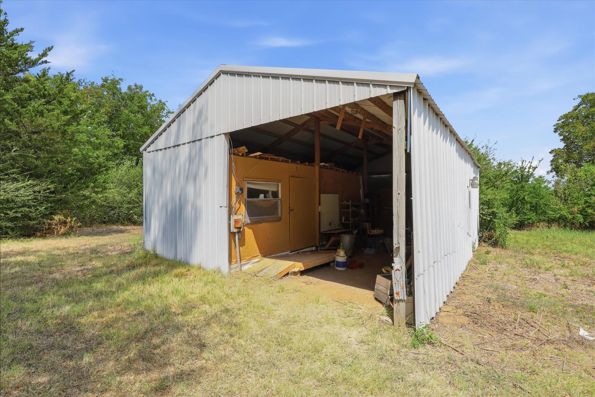 main property photo 30
