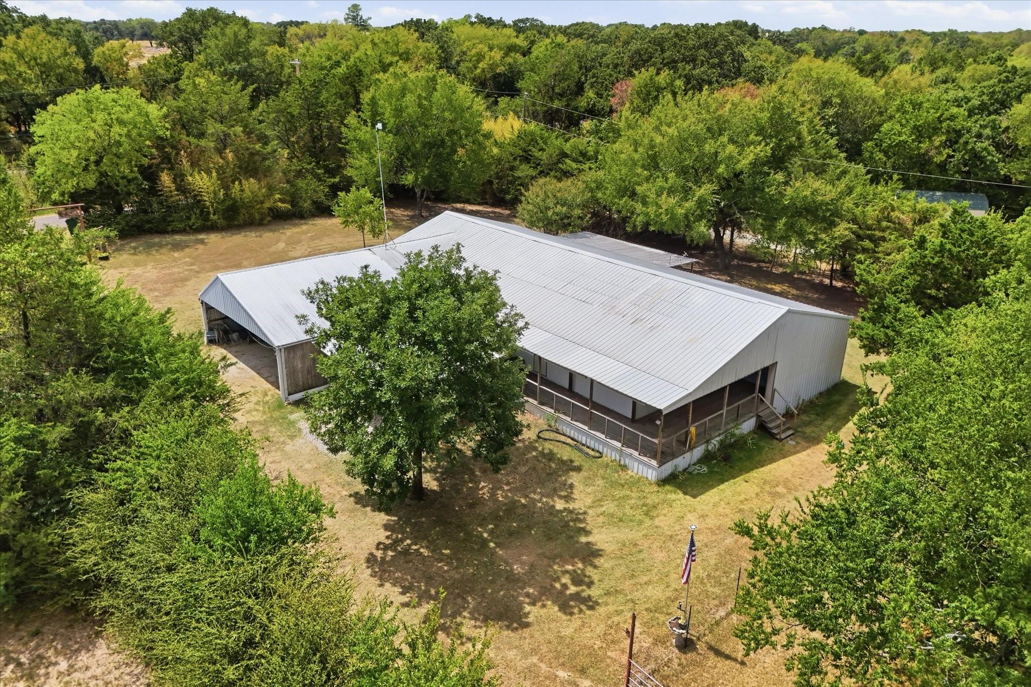 main property photo 32