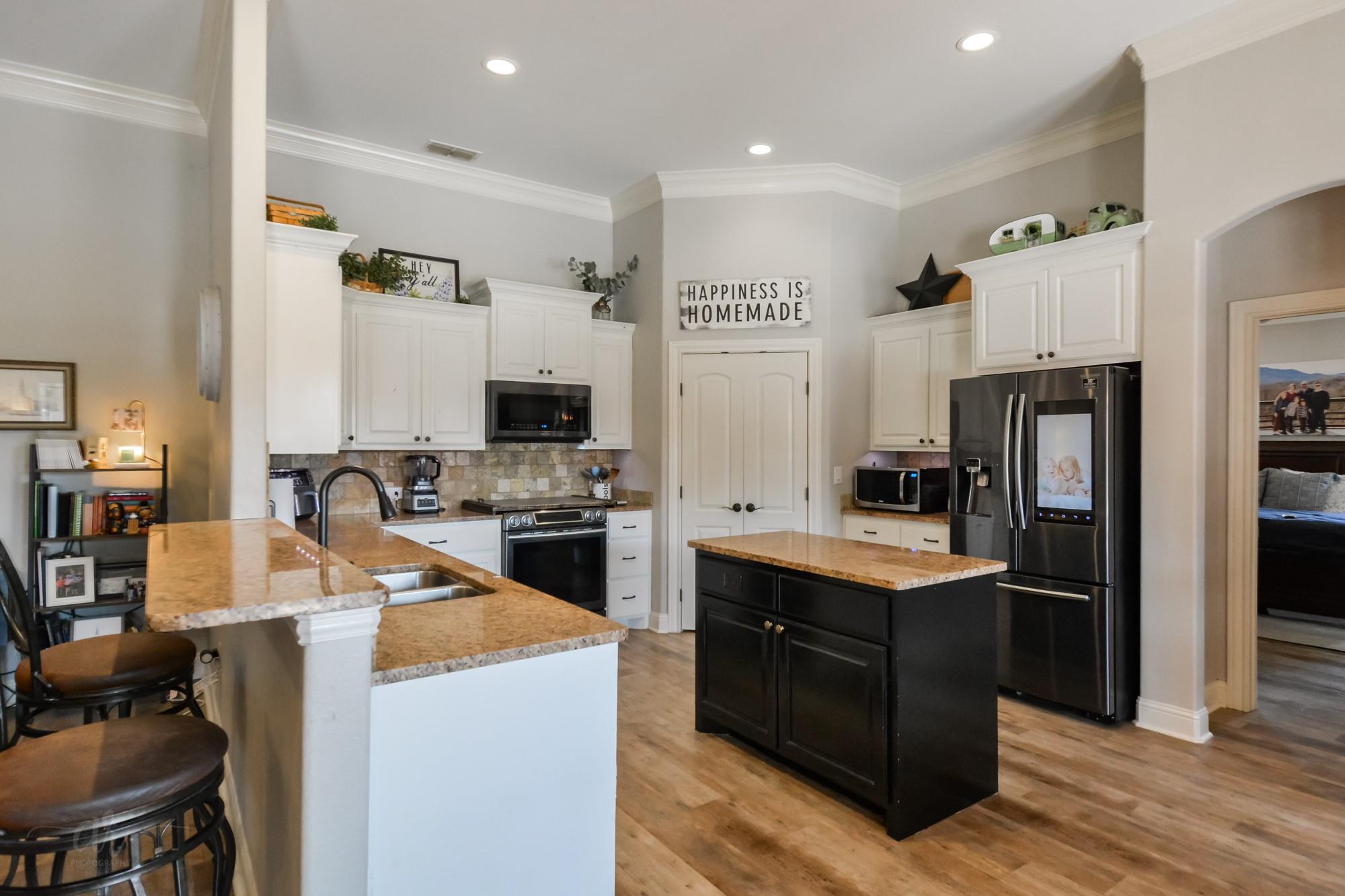 main property photo 9