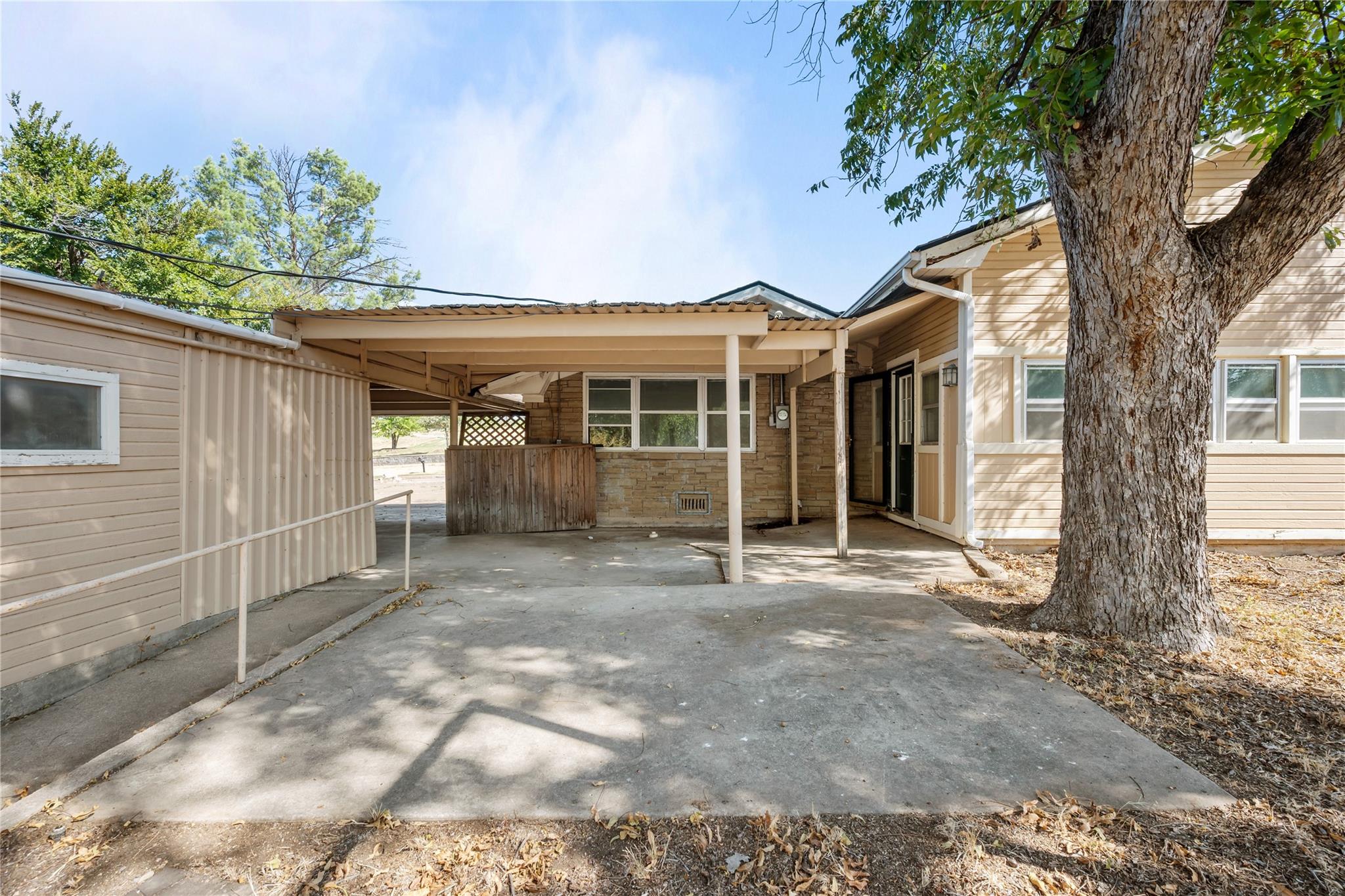 main property photo 23