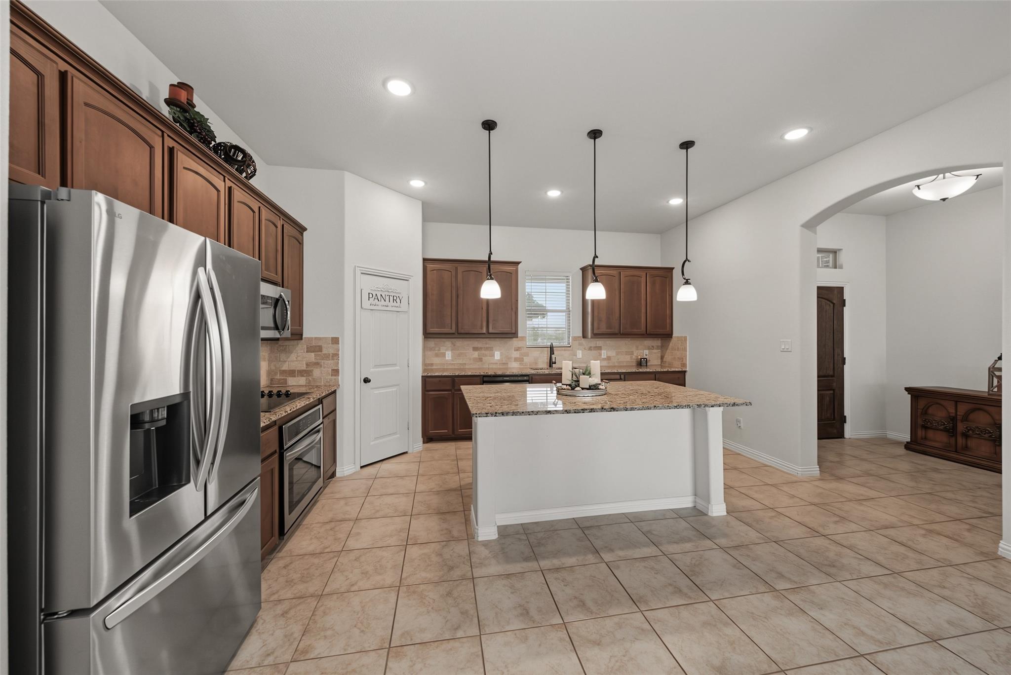main property photo 17