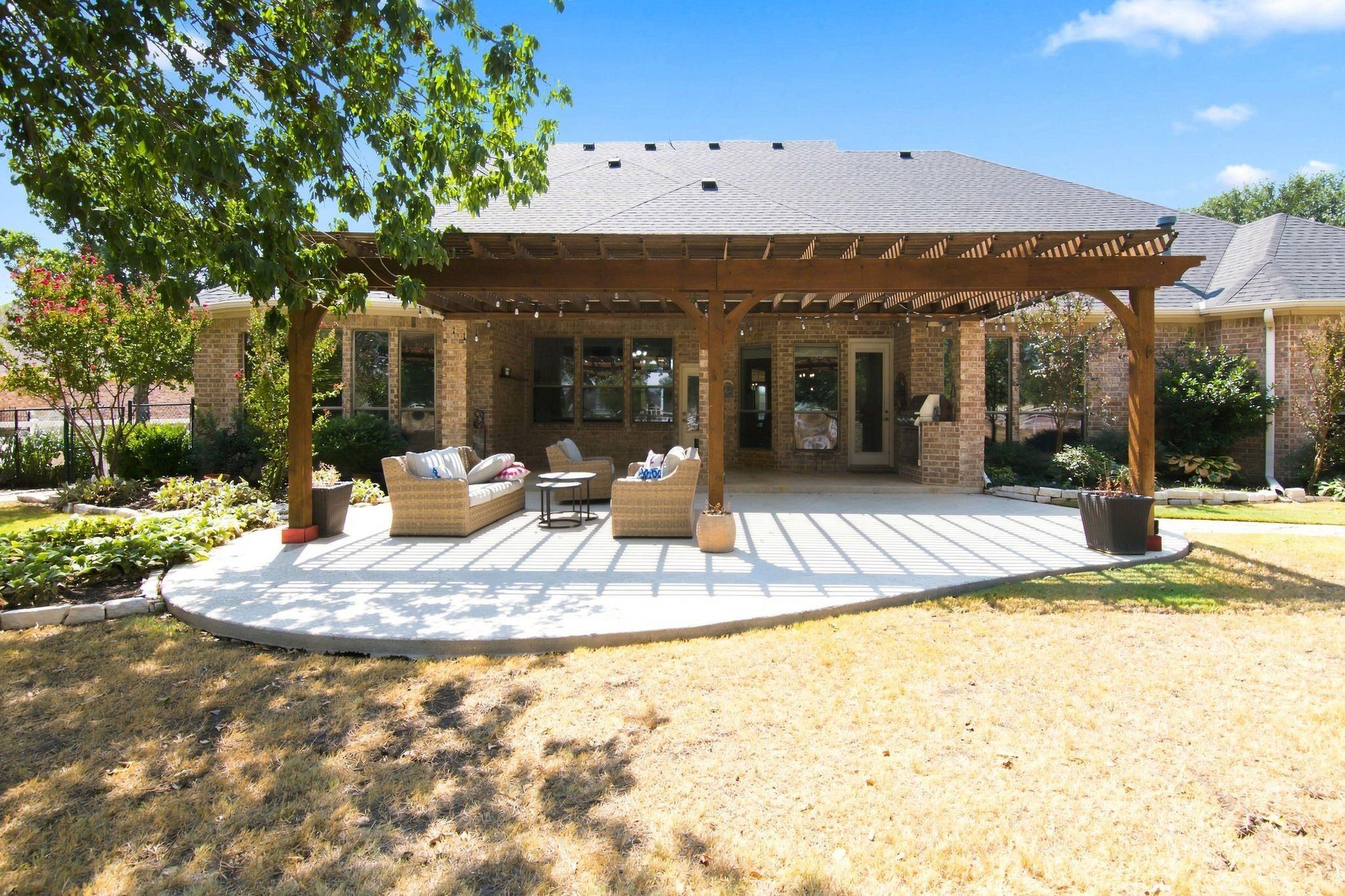 main property photo 4