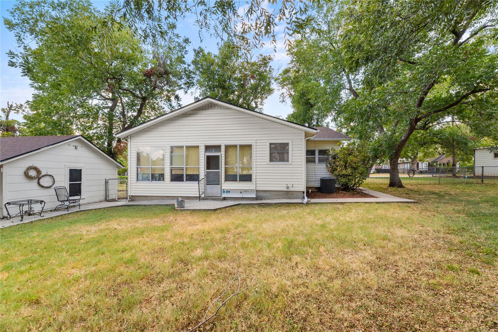 main property photo 19