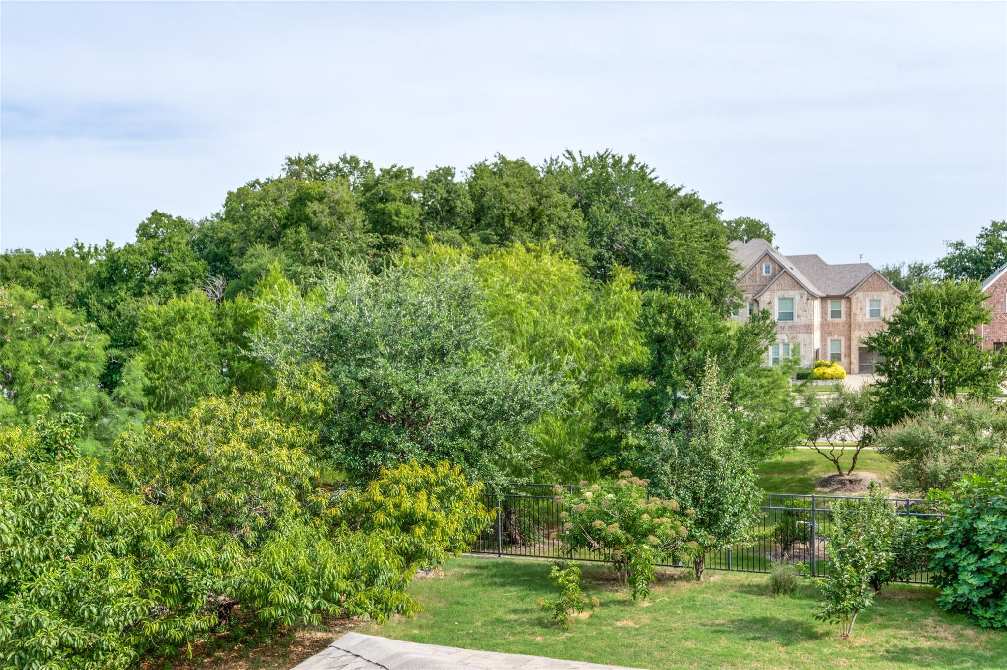 main property photo 24