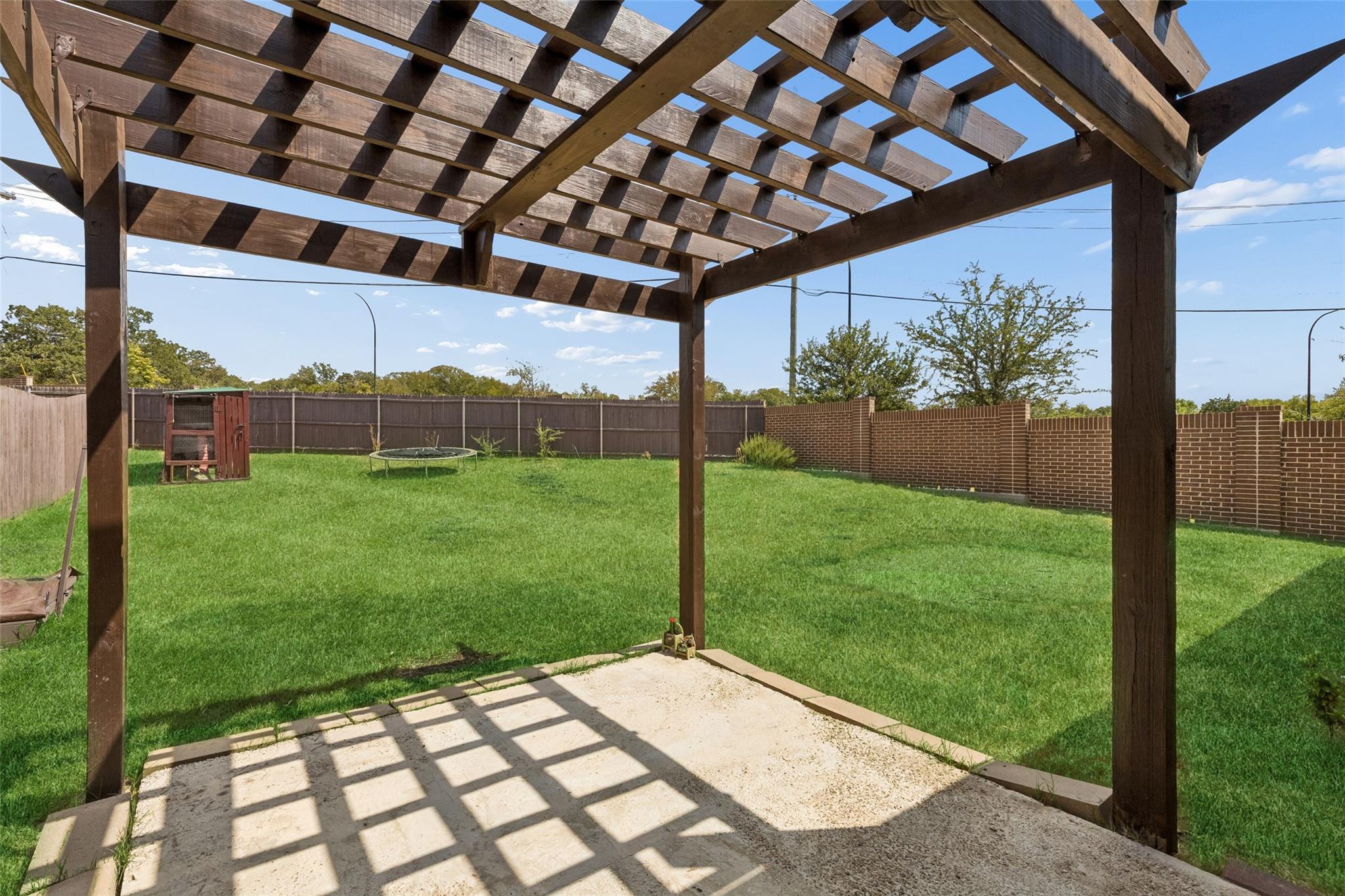 main property photo 30