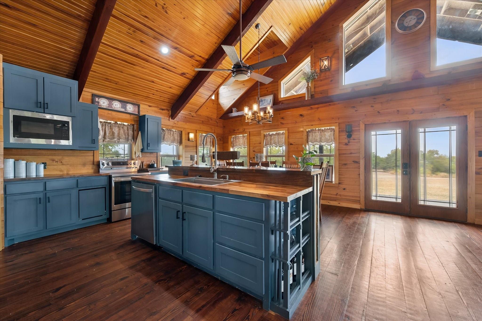 main property photo 9