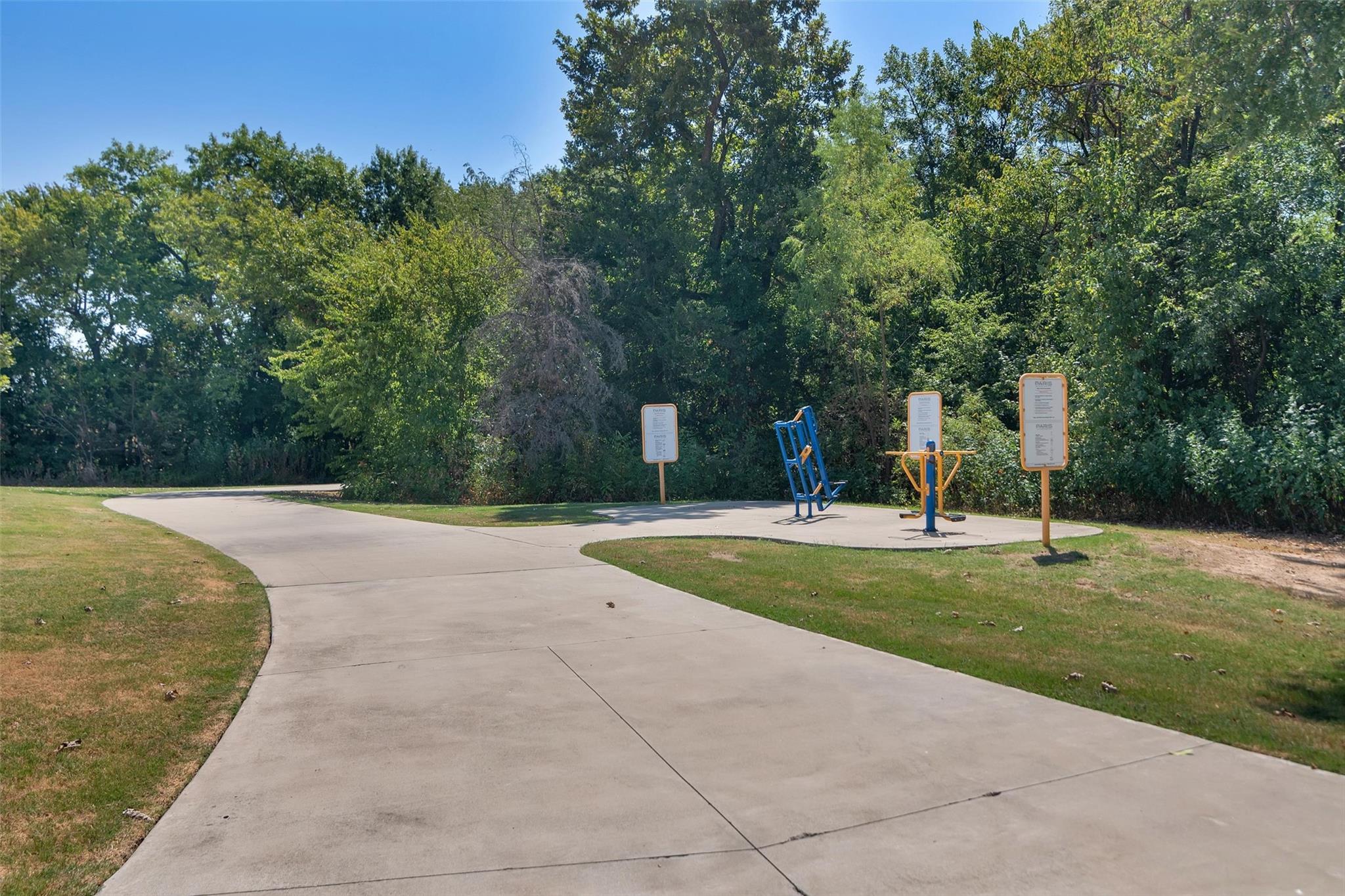main property photo 28
