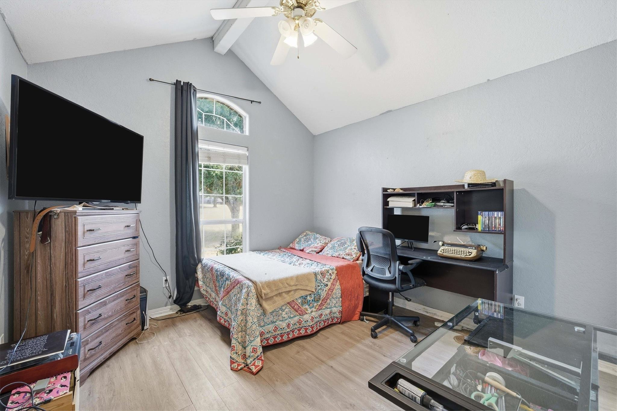 main property photo 19